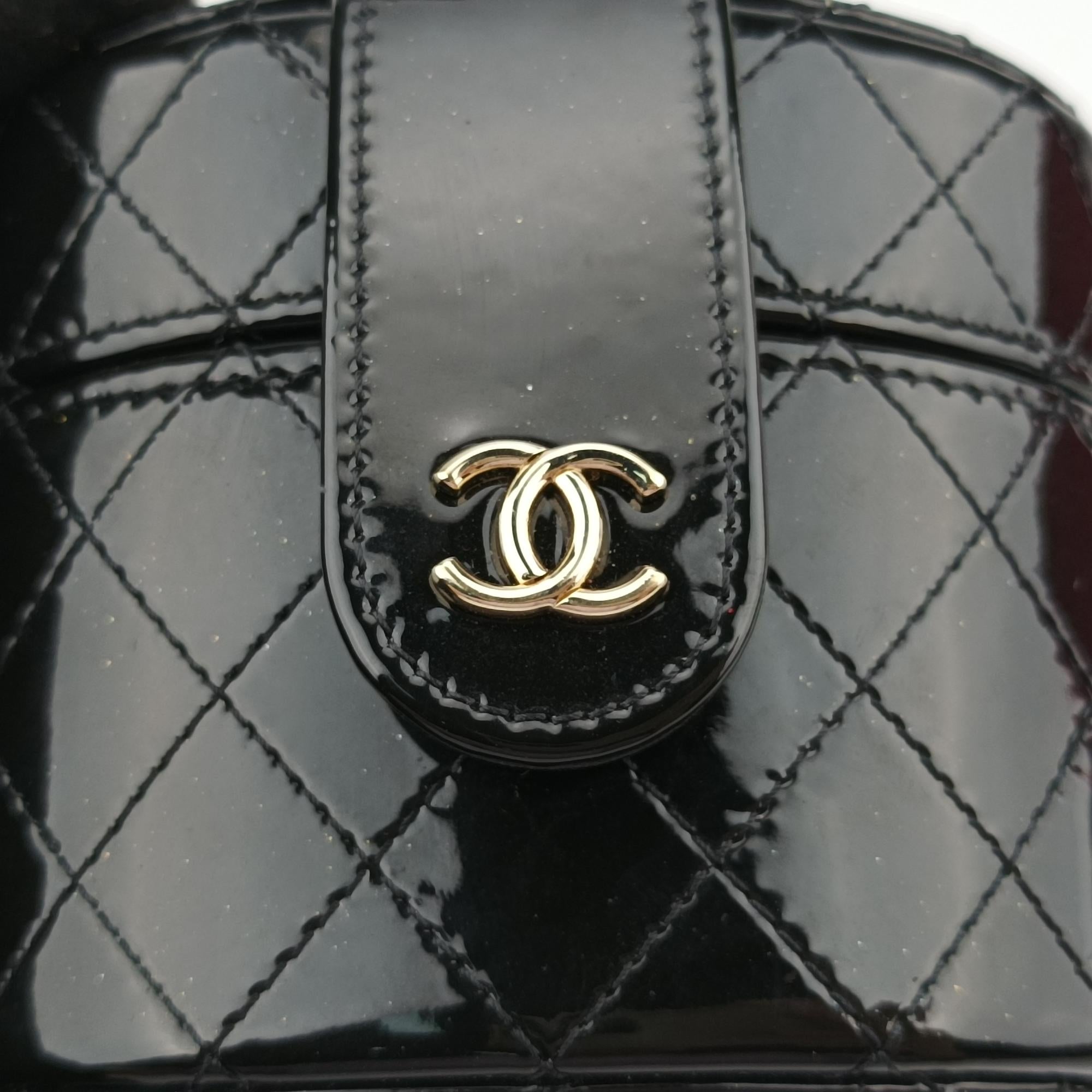 シャネル Chanel ショルダーバッグ レディース ブラック AP1573 29722180