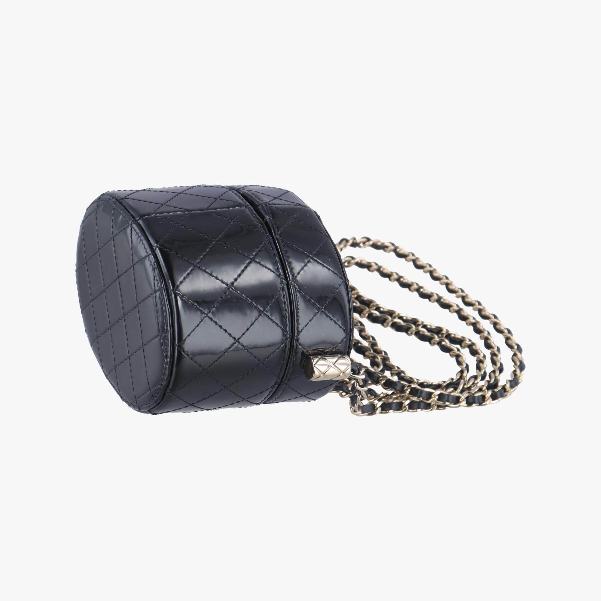シャネル Chanel ショルダーバッグ レディース ブラック AP1573 29722180