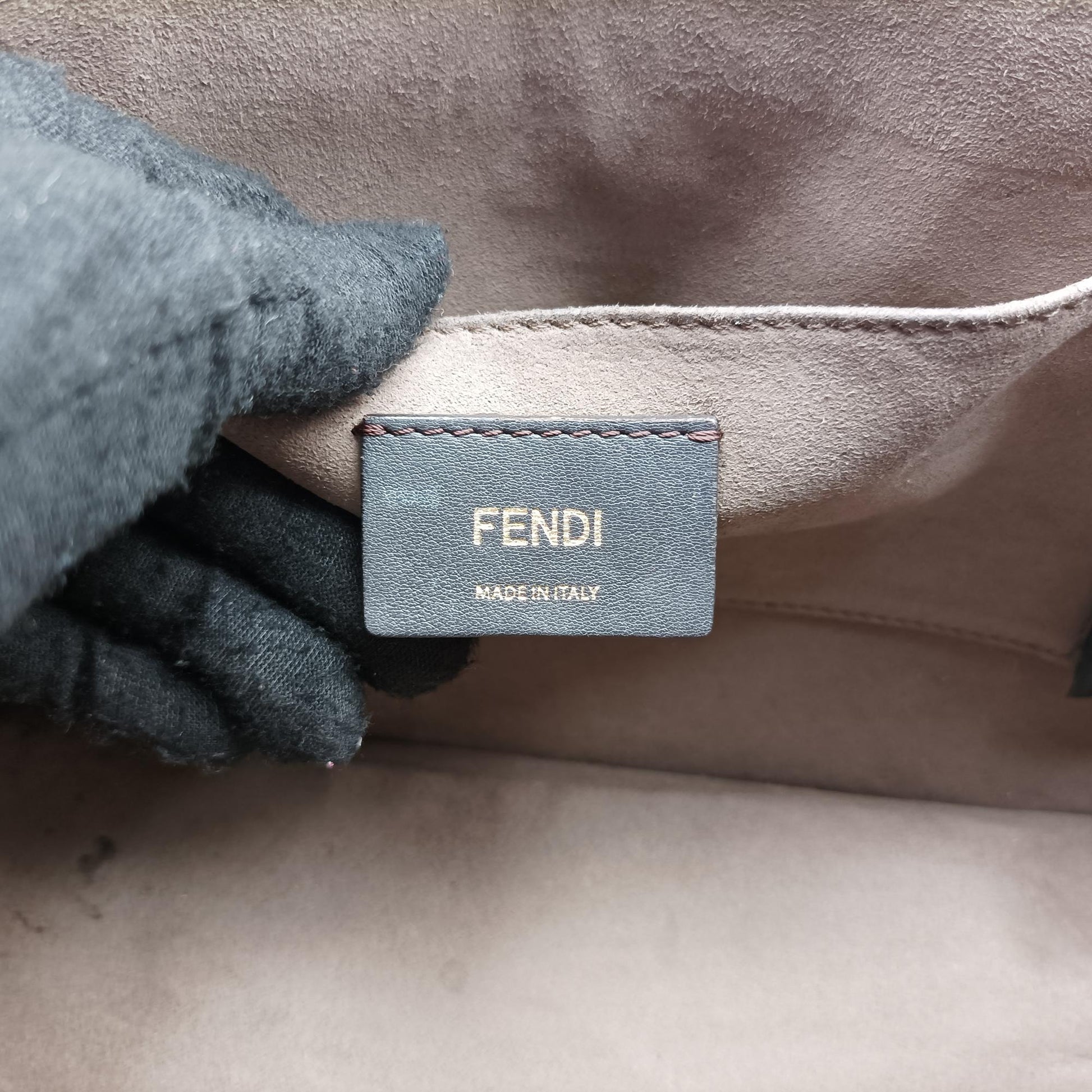 フェンディ Fendi ショルダーバッグ レディース キャナイエフ ベージュ レザー 8BT284 A4K8 198-8241