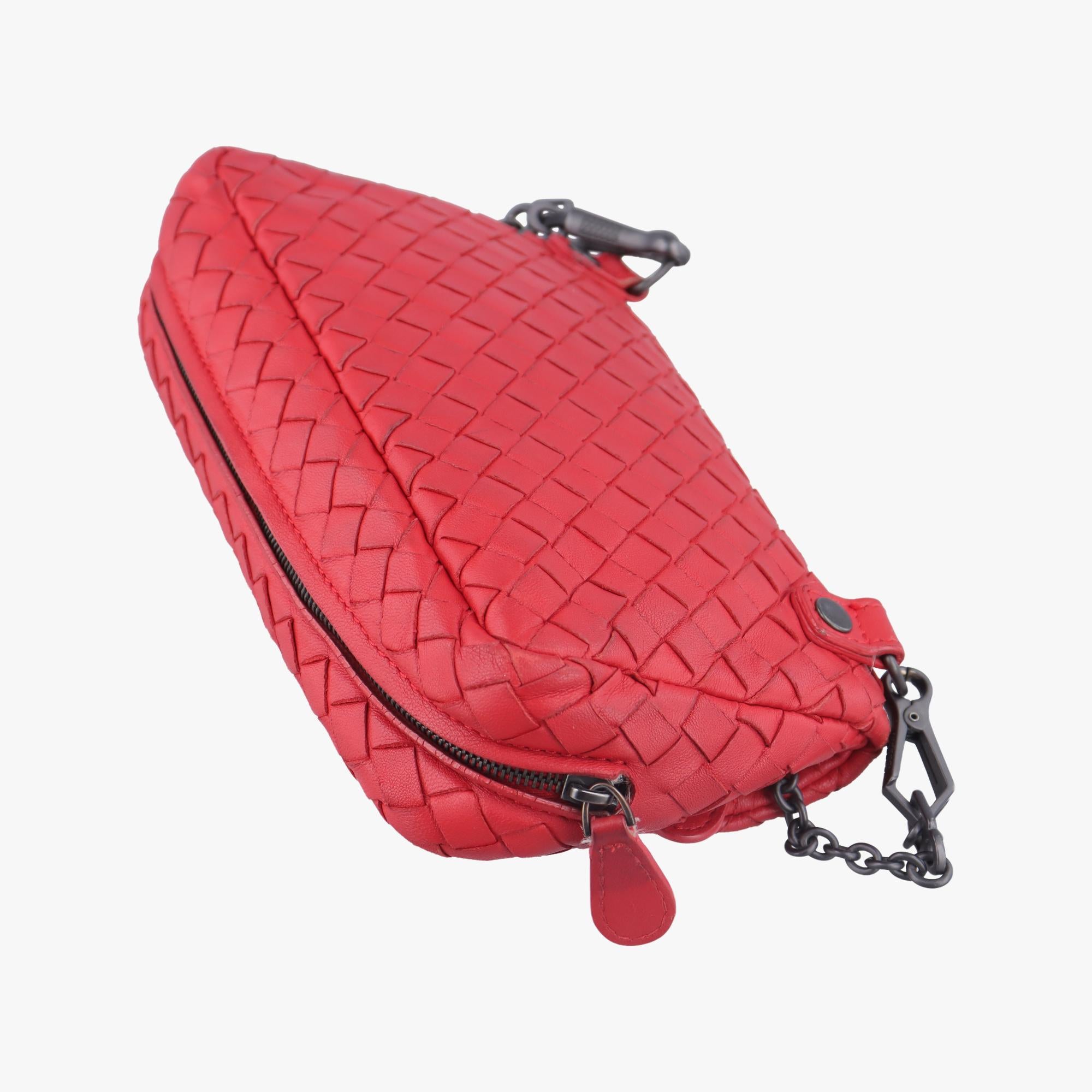 ボッテガヴェネタ Bottega Veneta ショルダーバッグ レディース イントレチャート レッド ラムスキン B02949989E