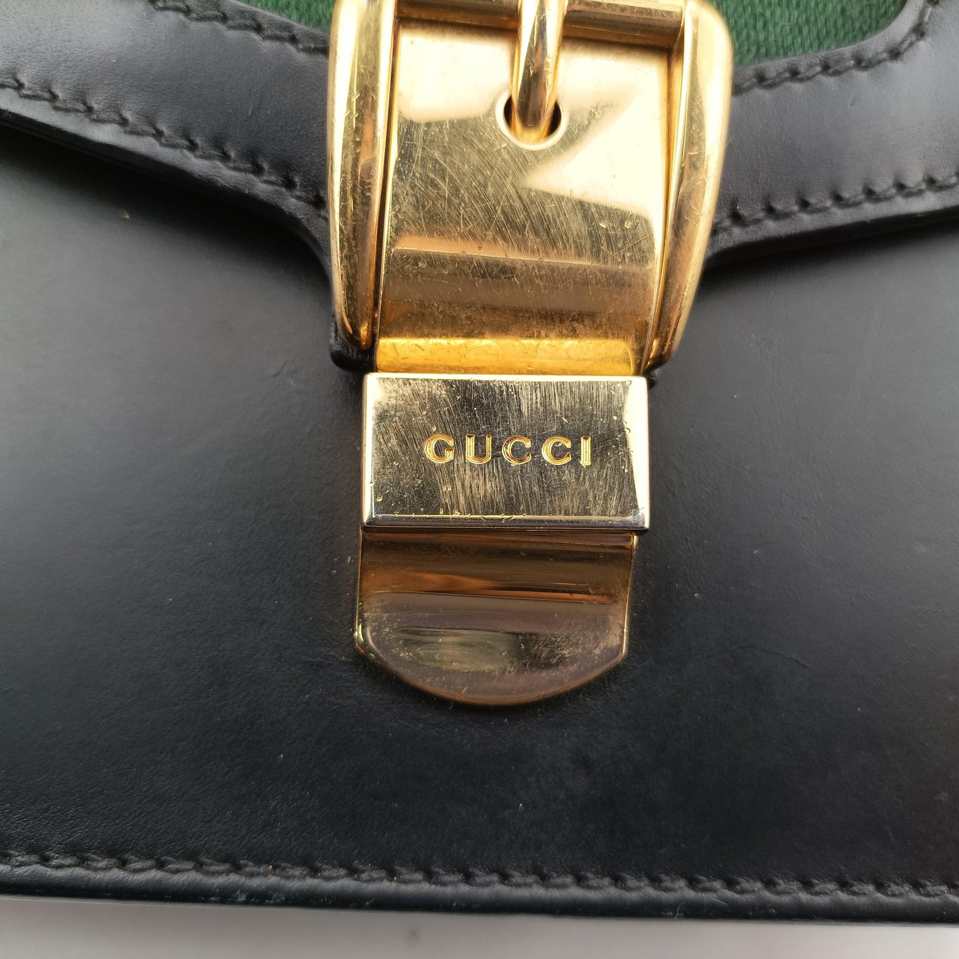 グッチ Gucci ショルダーバッグ レディース シルヴィ ブラック レザー 421882 A020218394