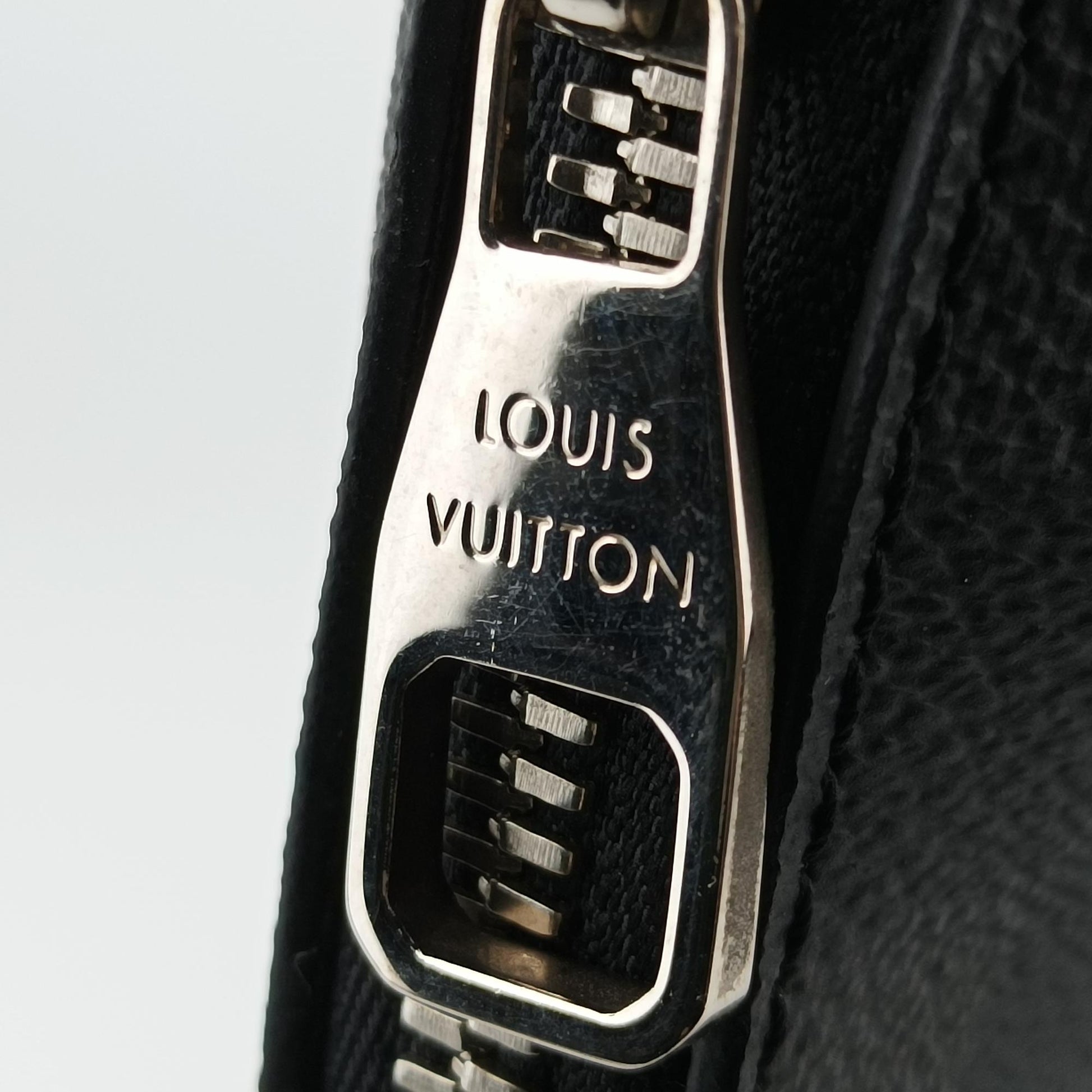 ルイヴィトン Louis Vuitton ショルダーバッグ メンズ ポルトドキュマンジュール PDJ NM ブラック ダミエ グラフィット N48260 CA5106