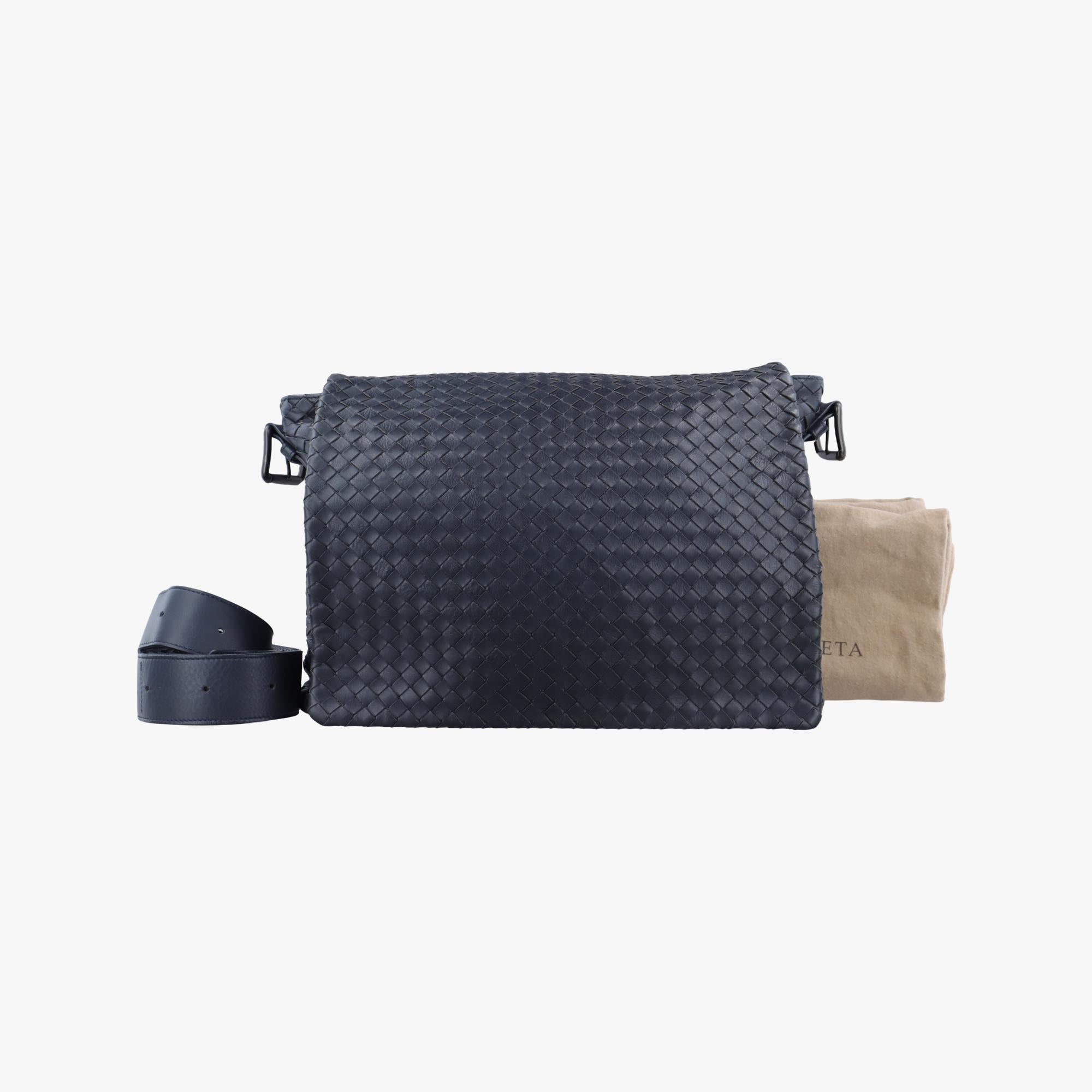 ボッテガヴェネタ Bottega Veneta ショルダーバッグ レディース イントレチャート ブラック ラムスキン 161314 VQ131 4130 EPEV 2010 6977 B