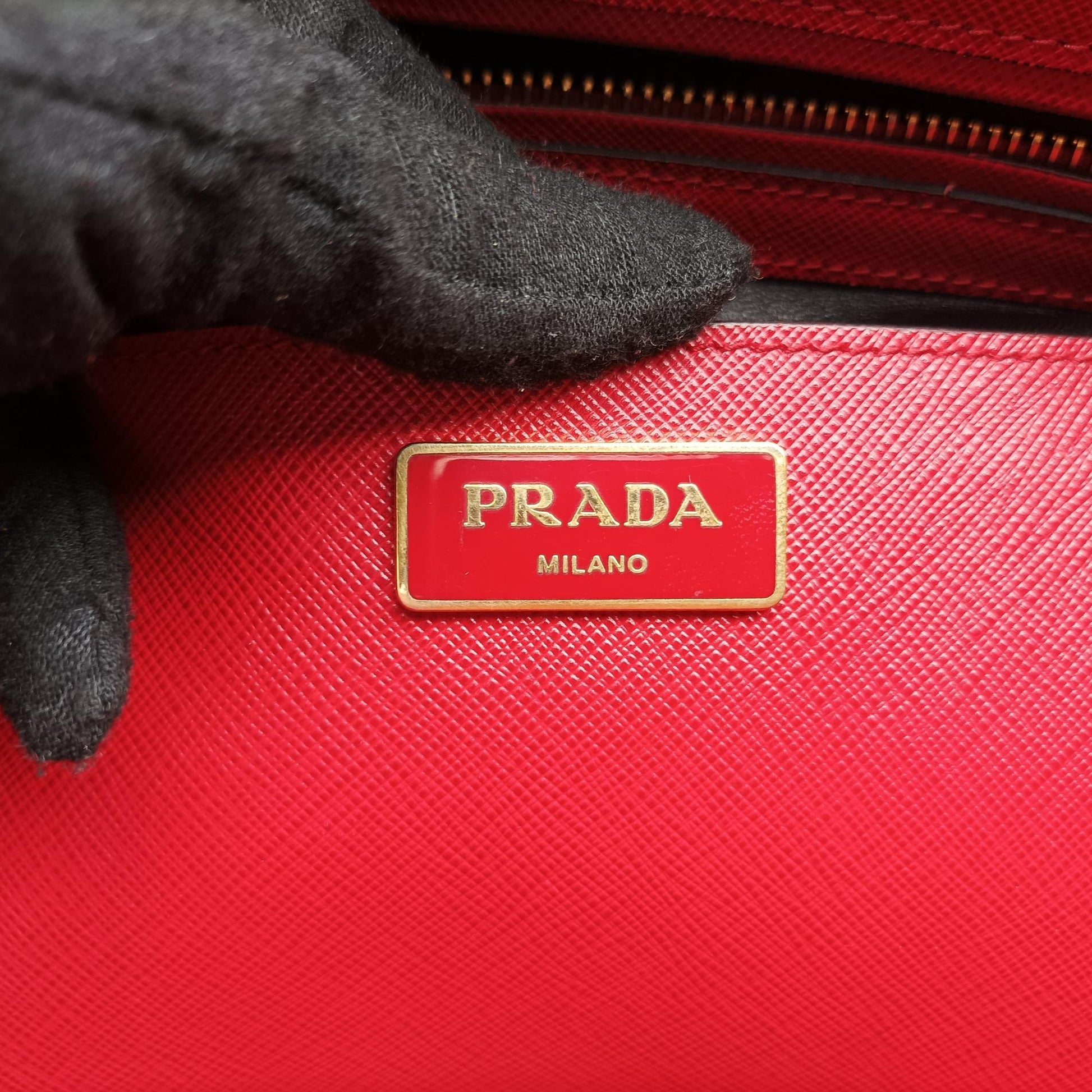 プラダ Prada ショルダーバッグ レディース スタッズ ダブルジップ トート レッド サフィアーノレザー B2752M 25