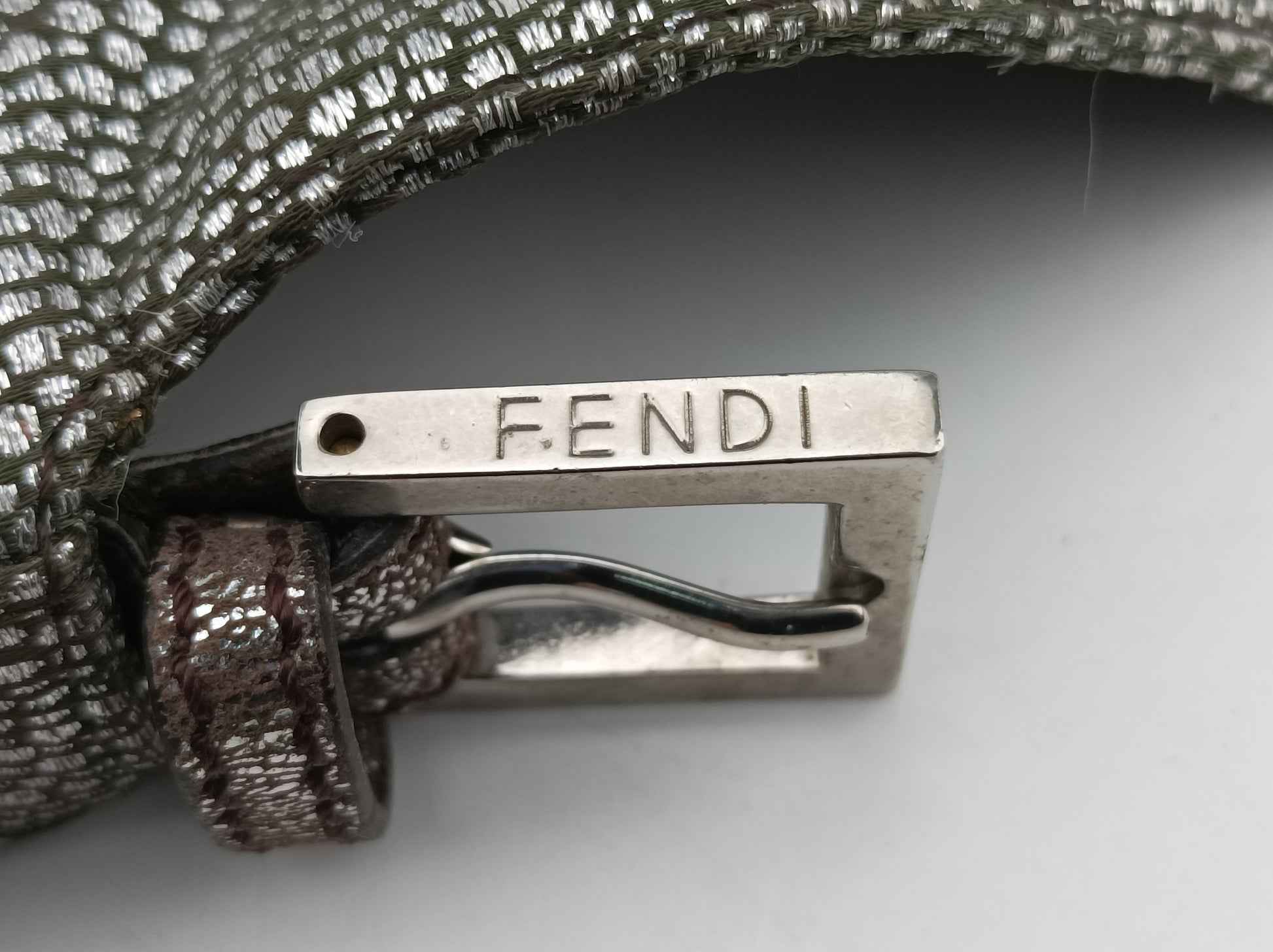 フェンディ Fendi ハンドバッグ レディース マンマバケット シルバー ファブリック 8BR600/HGK/128/2579