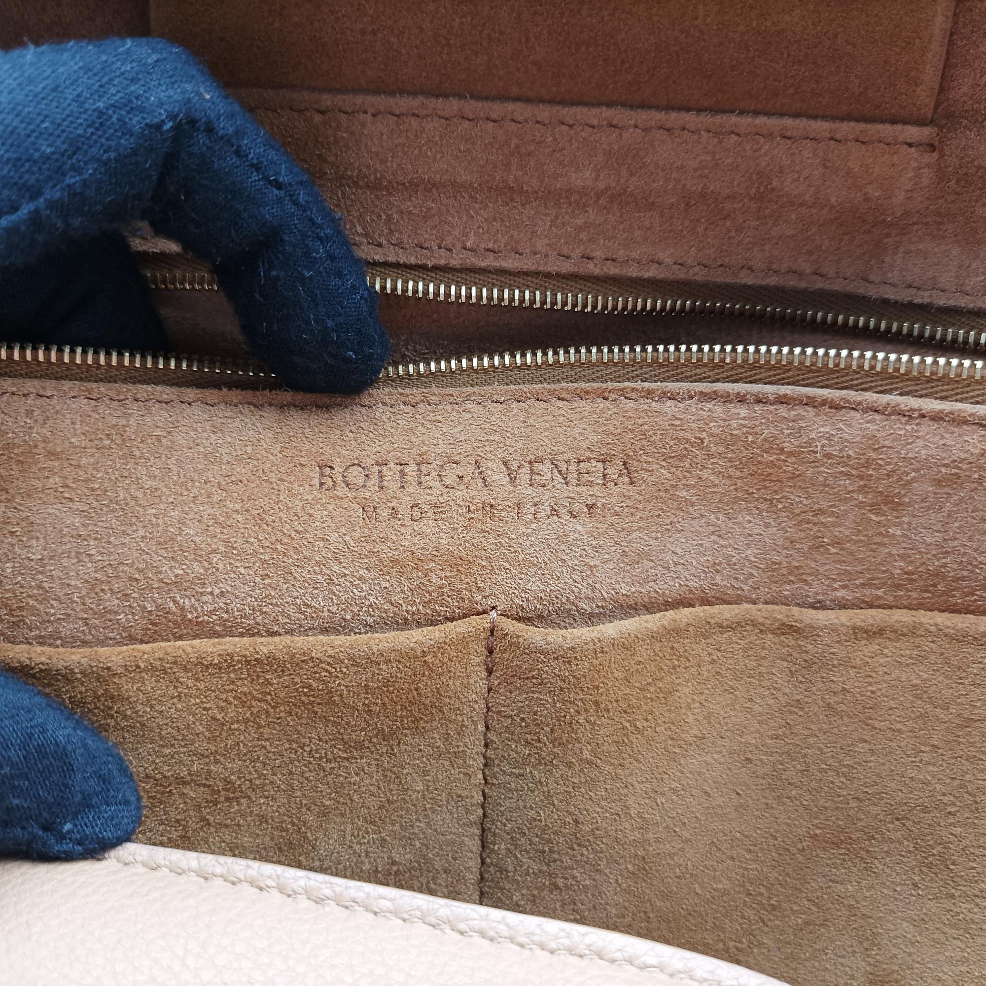 ボッテガヴェネタ Bottega Veneta ショルダーバッグ レディース ザ アルコ キャメル レザー B08523806O