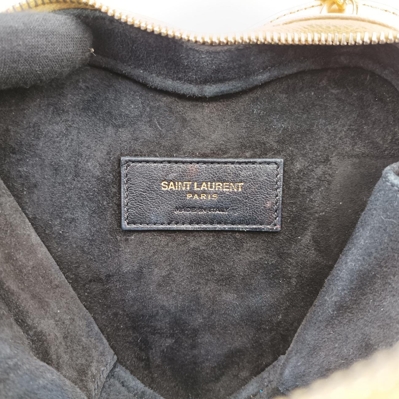 Love heart V stitch Golden Leather 446782 VLR446782.0716ラブハート Vステッチ ゴールド レザー 446782 VLR446782.0716
