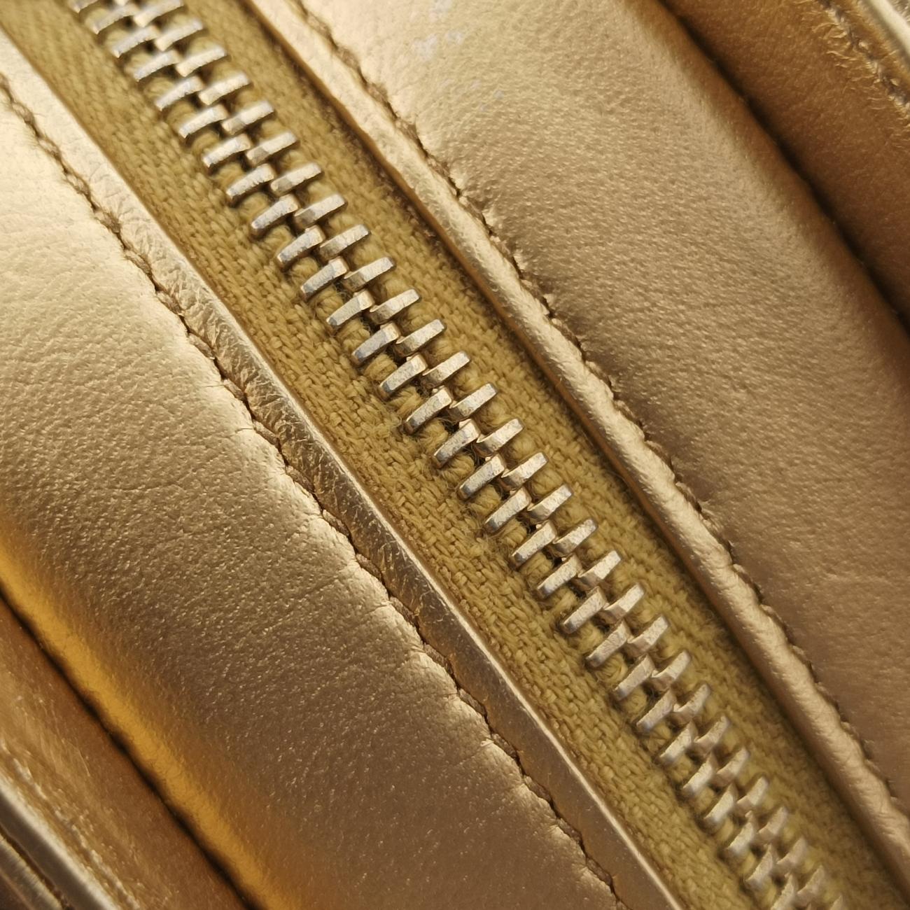 Love heart V stitch Golden Leather 446782 VLR446782.0716ラブハート Vステッチ ゴールド レザー 446782 VLR446782.0716