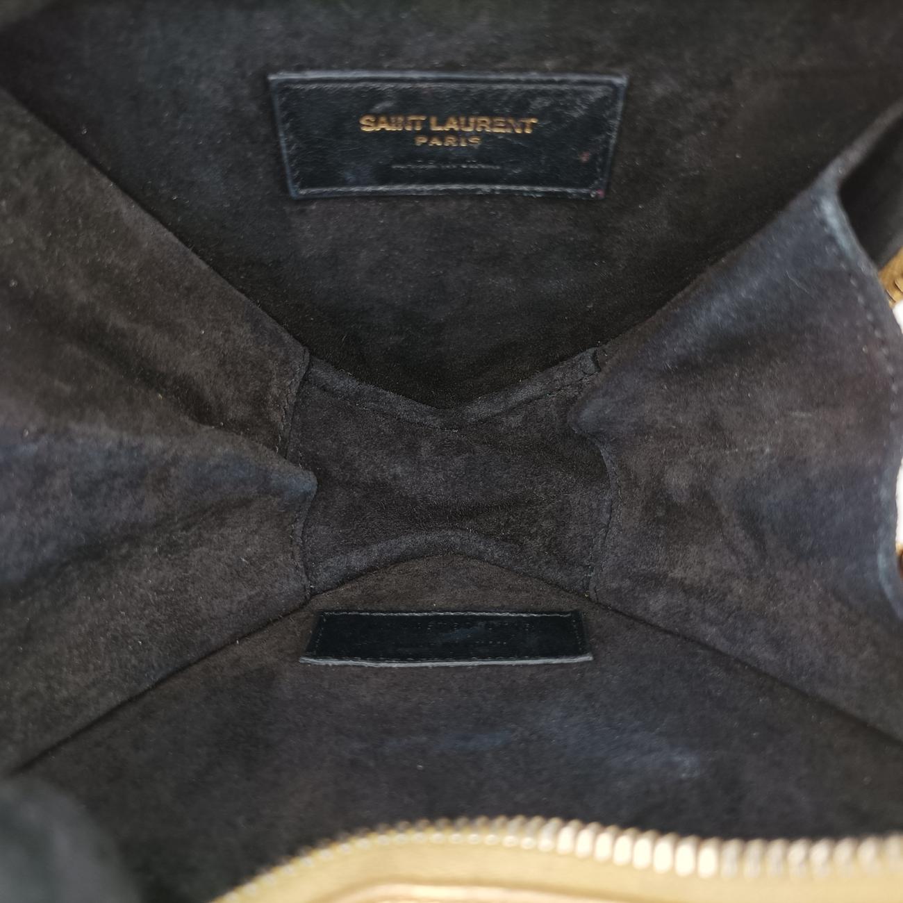 Love heart V stitch Golden Leather 446782 VLR446782.0716ラブハート Vステッチ ゴールド レザー 446782 VLR446782.0716