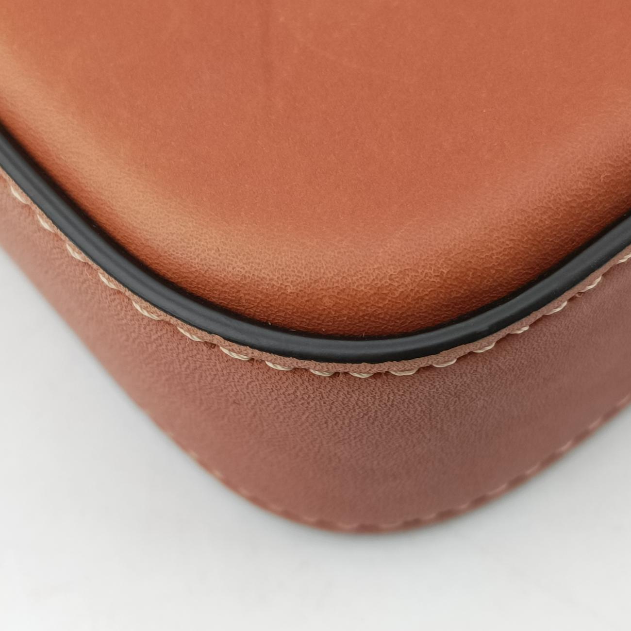 Triomphe Brown Leather  W-CU-3221トリオンフ ミディアム ブラウン レザー  W-CU-3221