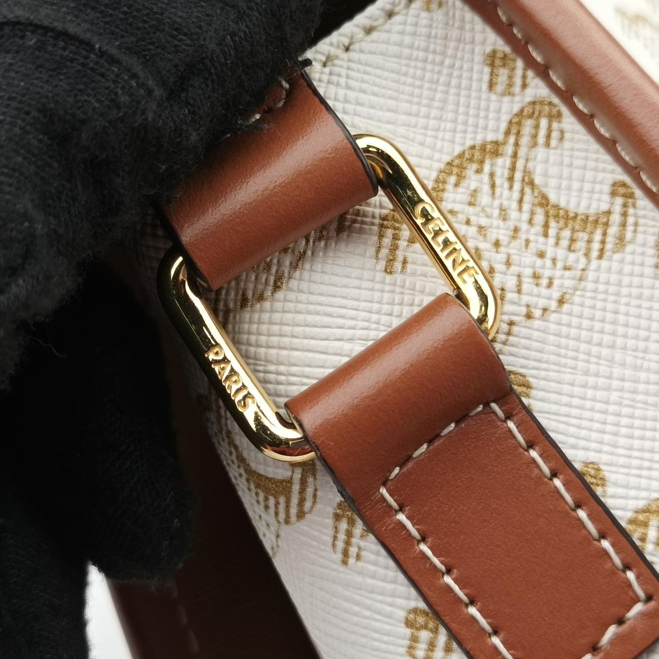 FOLCO Triomphe White×brown PVC coated canvas  U-CU-0241ファルコ トリオンフ ホワイト×ブラウン PVCコーティングキャンバス  U-CU-0241