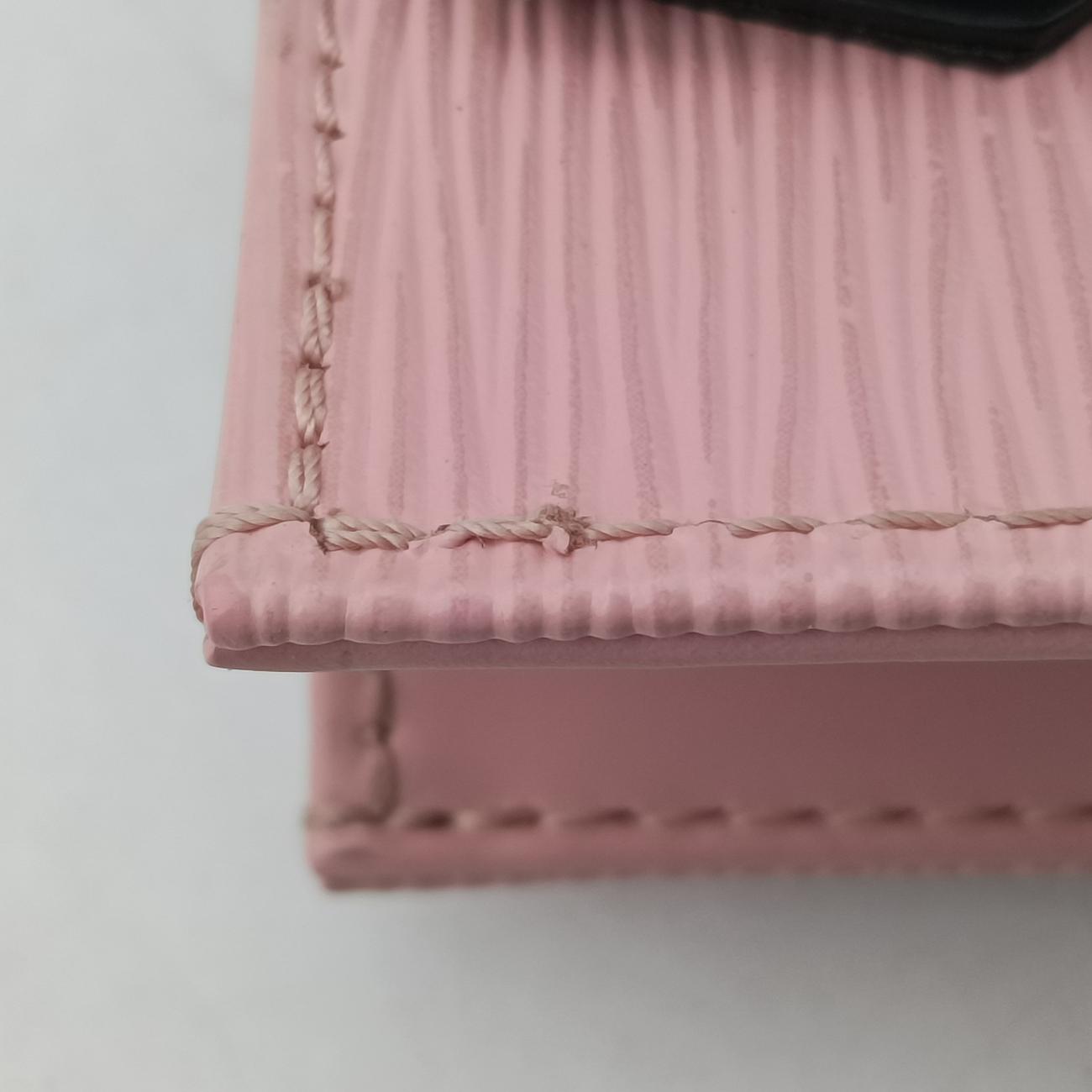 Petit Sac Plat ROSE BALLERIN Epi M69575 CA3210プティットサックプラ ローズバレリーヌ エピ M69575 CA3210