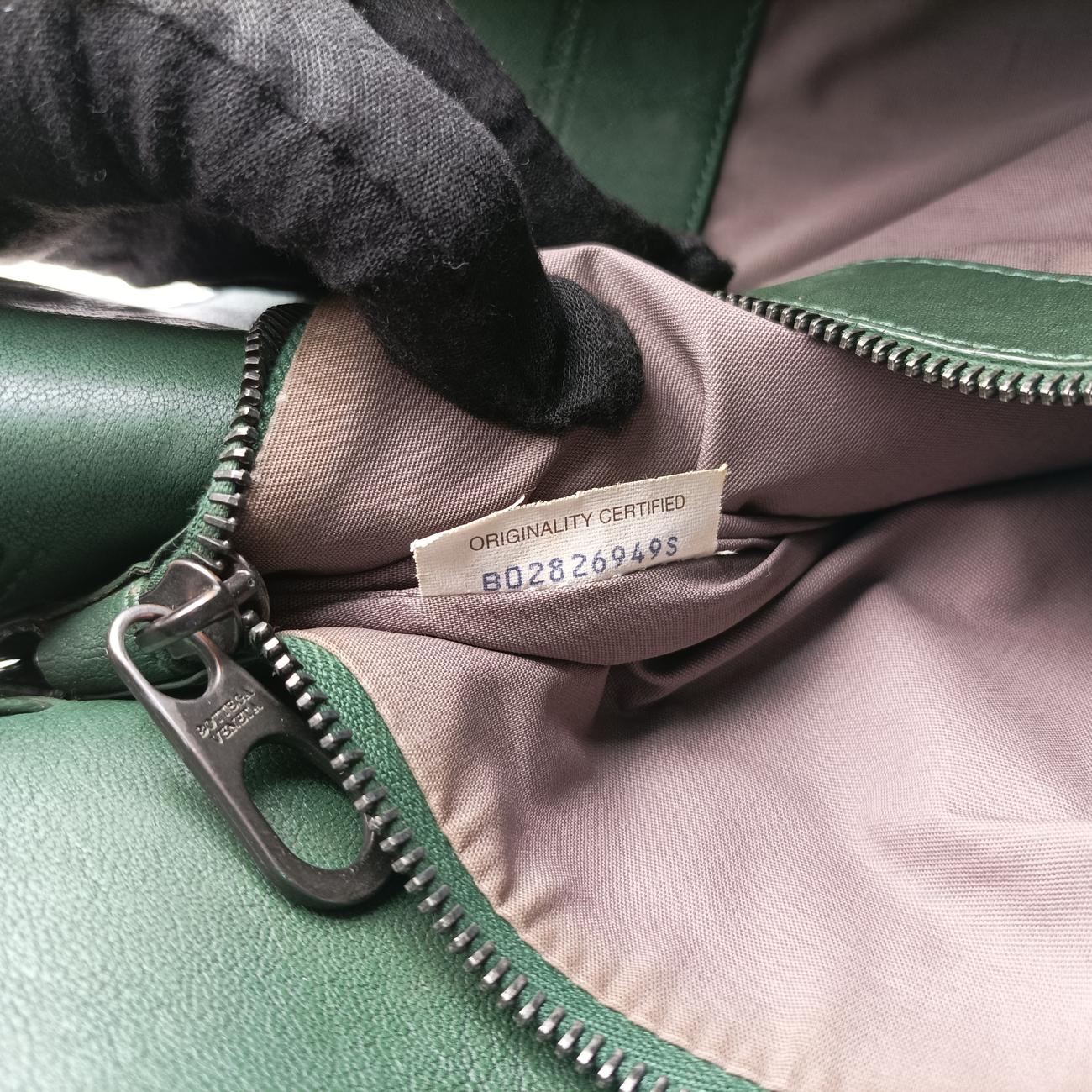 Intrecciato Green lambskin  B02826949Sイントレチャート グリーン ラムスキン  B02826949S