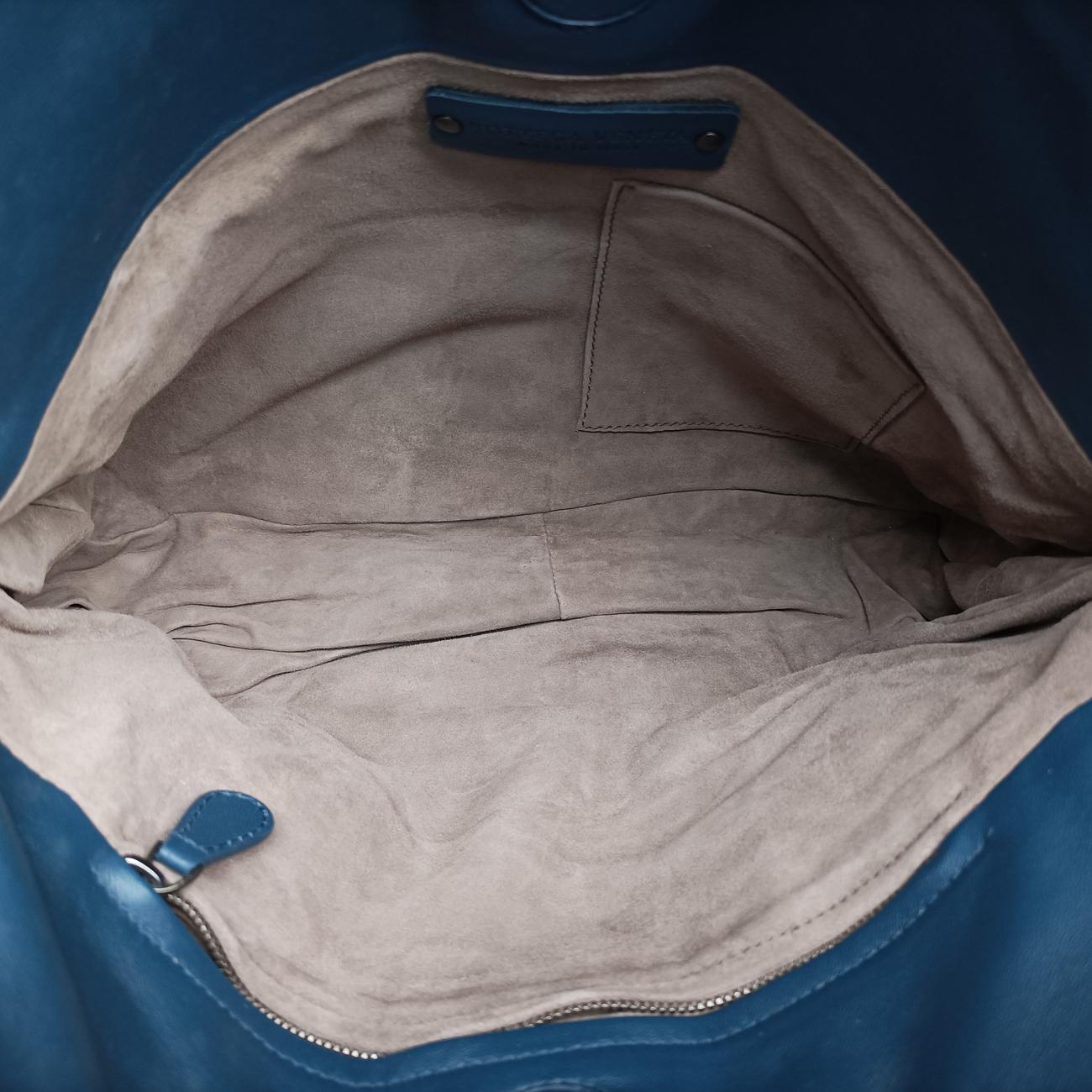 Intrecciato Blue lambskin  B05398110Vイントレチャート ブルー ラムスキン  B05398110V
