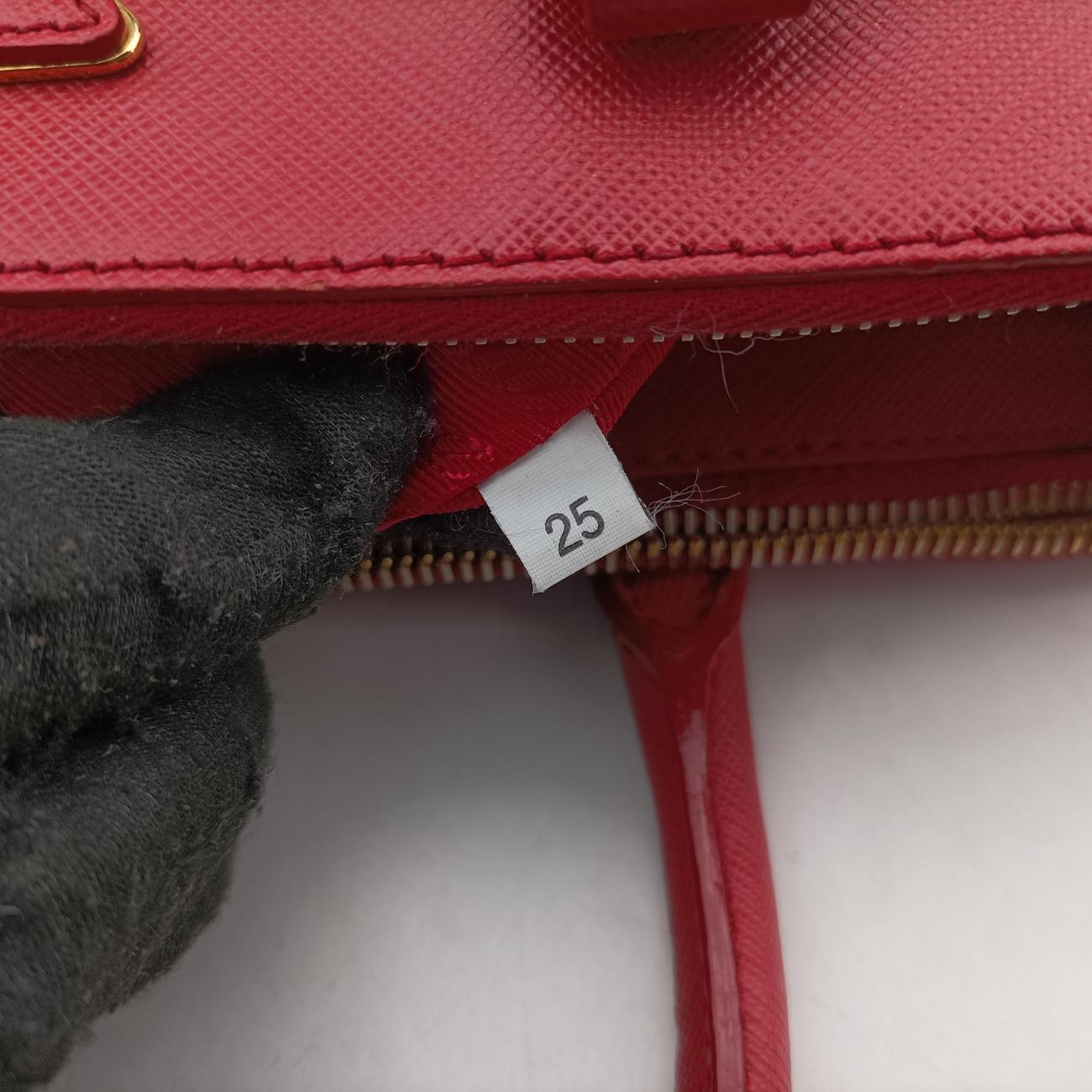 Galleria Red SAFFIANO Leather BN1801 25ガレリア レッド サフィアーノレザー BN1801 25
