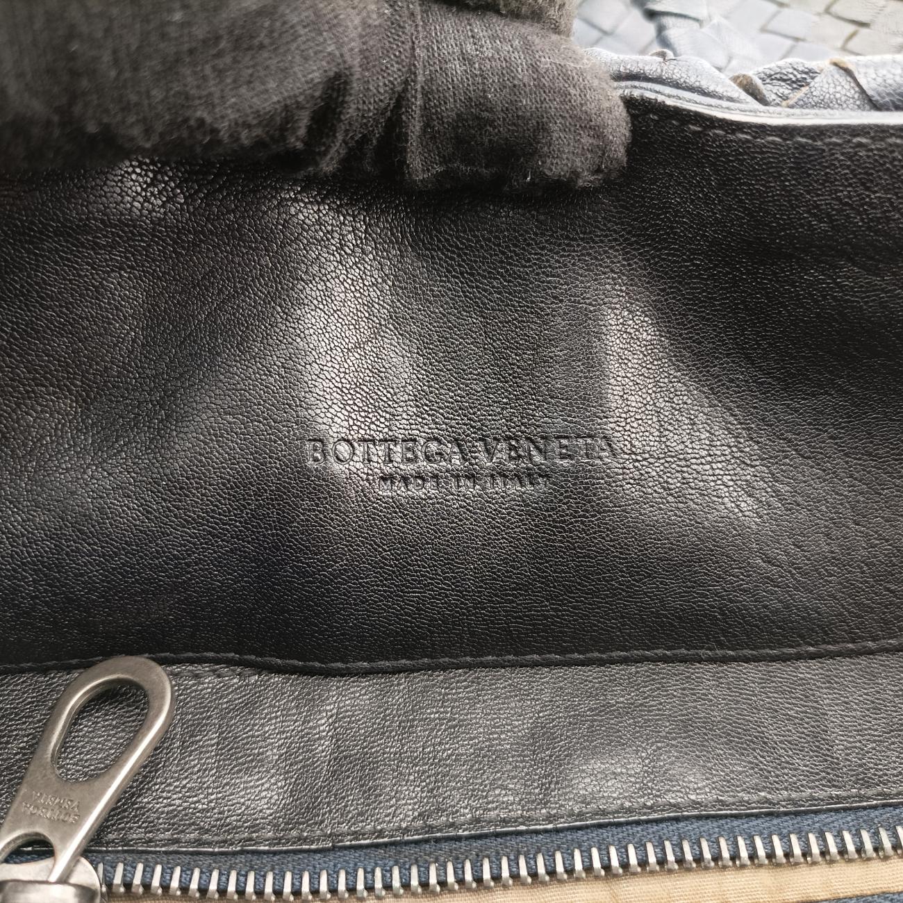 Intrecciato Black×Blue lambskin  B05572037Gイントレチャート ブラック×ブルー ラムスキン  B05572037G