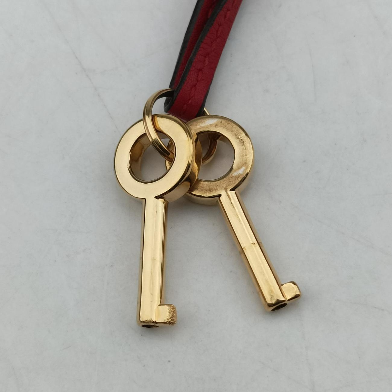 Padlock Red Leather 432182 A020398903パドロック レッド レザー 432182 A020398903