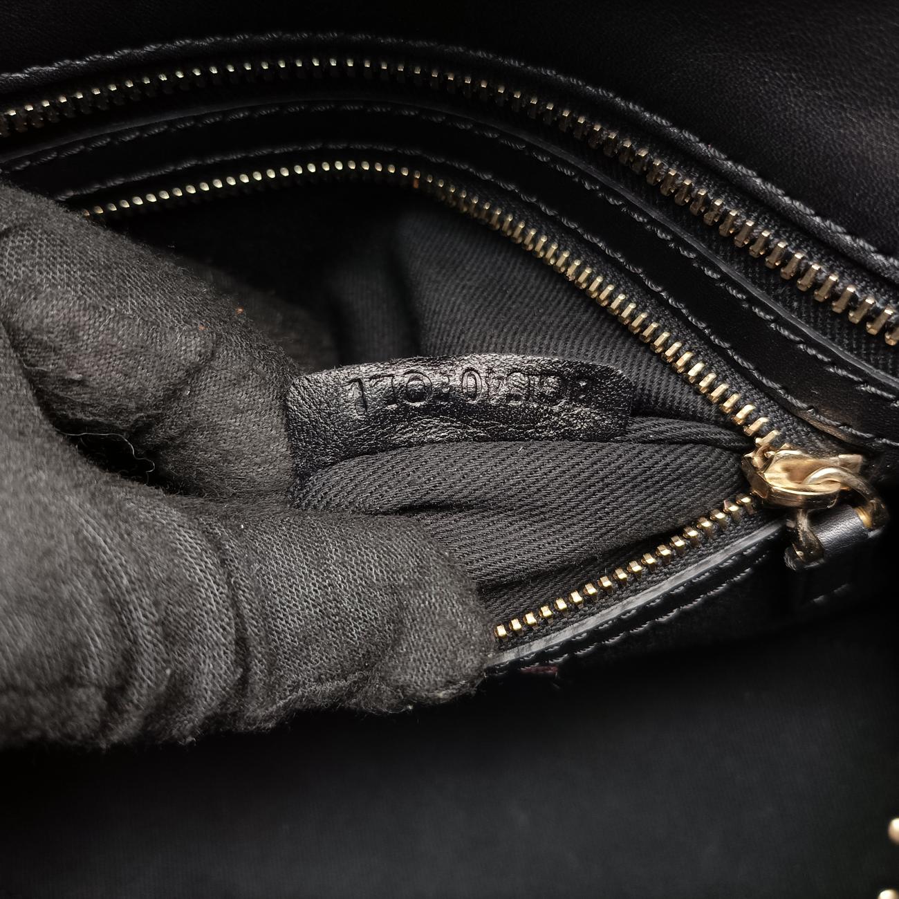 Rockstud Black Leather  BGI540BOL1ロックスタッズ ブラック レザー  BGI540BOL1