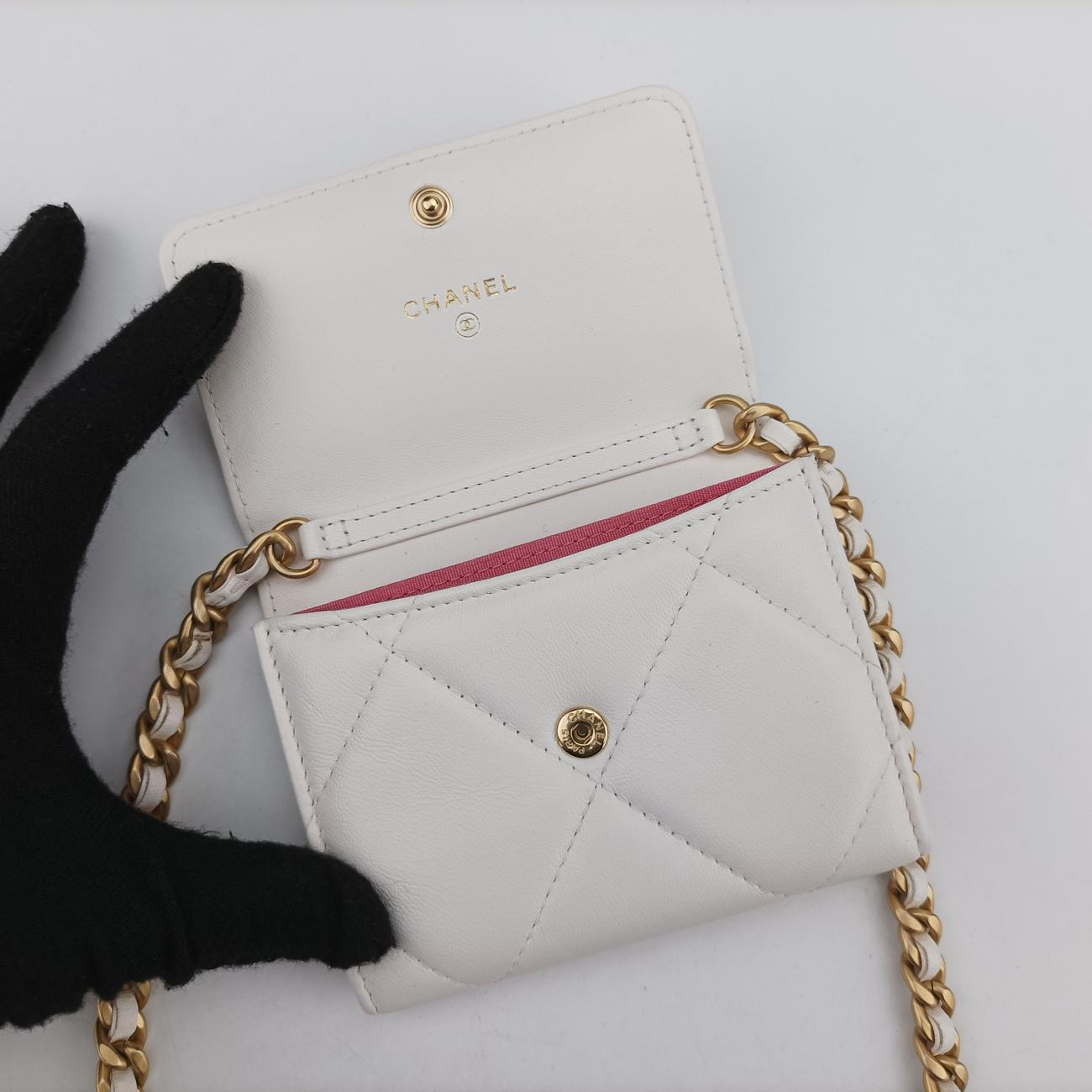 CHANEL 19 Flap Coin Purse White lambskin AP1787 30568493マトラッセ シャネル 19 フラップ コインパース ホワイト ラムスキン AP1787 30568493