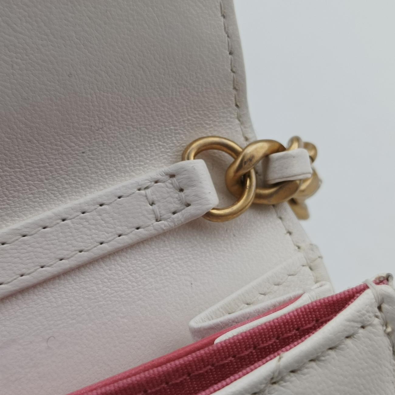 CHANEL 19 Flap Coin Purse White lambskin AP1787 30568493マトラッセ シャネル 19 フラップ コインパース ホワイト ラムスキン AP1787 30568493