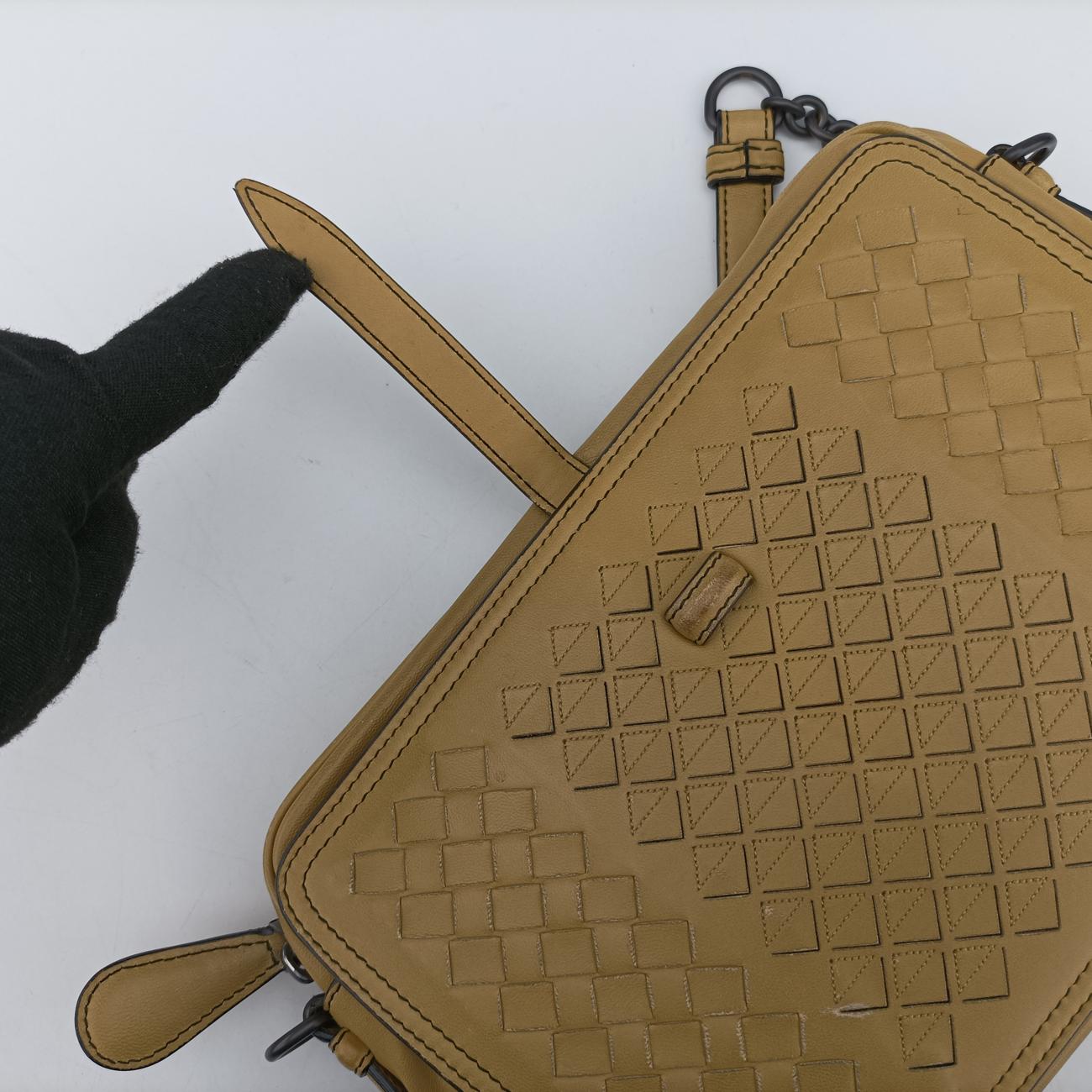 Intrecciato Yellow lambskin  B06334219Eイントレチャート イエロー ラムスキン  B06334219E