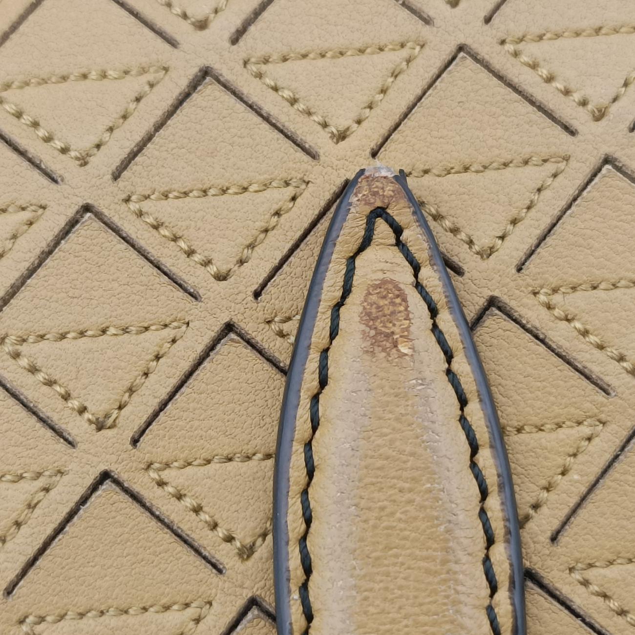 Intrecciato Yellow lambskin  B06334219Eイントレチャート イエロー ラムスキン  B06334219E