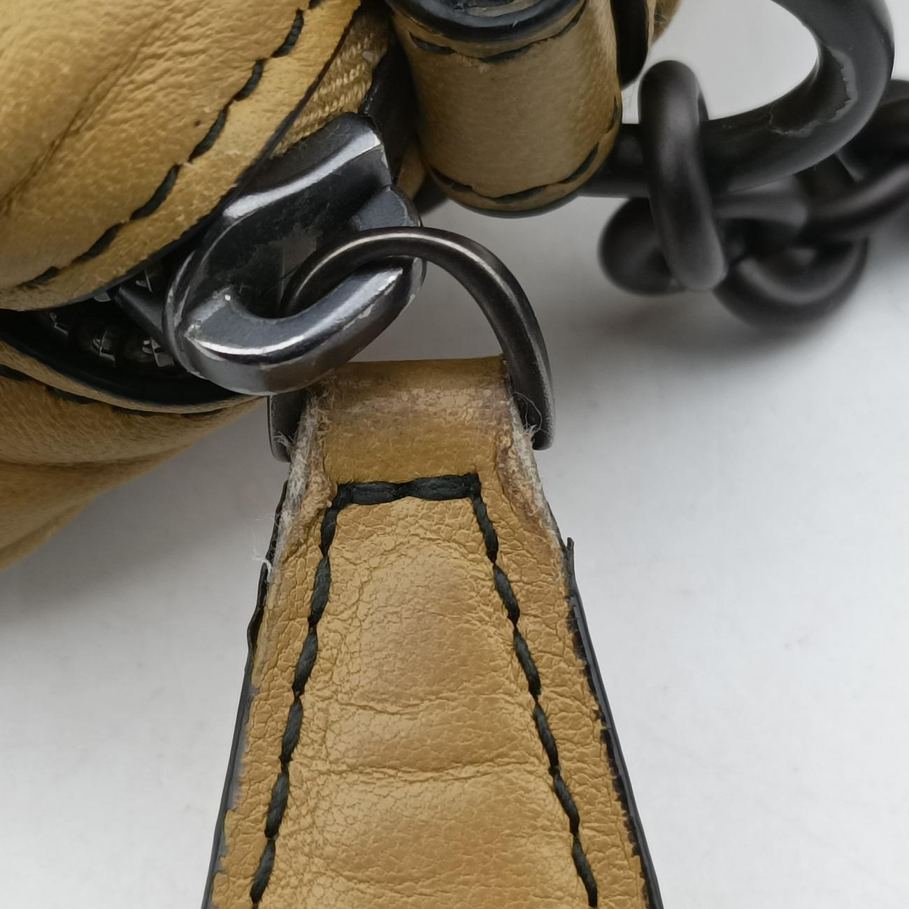Intrecciato Yellow lambskin  B06334219Eイントレチャート イエロー ラムスキン  B06334219E