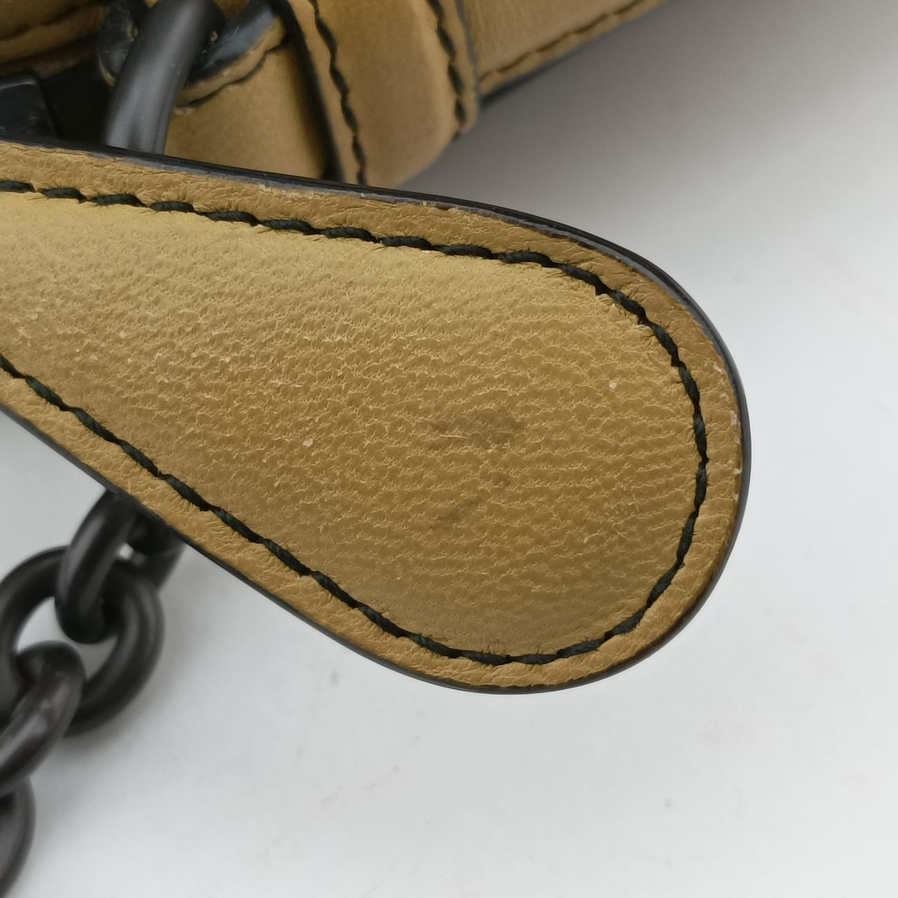 Intrecciato Yellow lambskin  B06334219Eイントレチャート イエロー ラムスキン  B06334219E