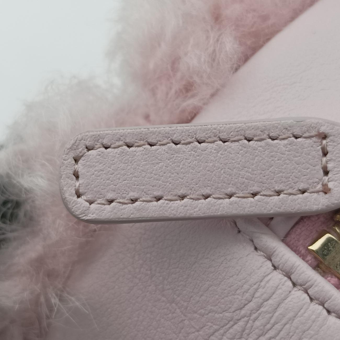 CHANEL 19 Round Pink Leather × wool AP0945 30235655シャネル19ラウンド ピンク レザー×ウール AP0945 30235655