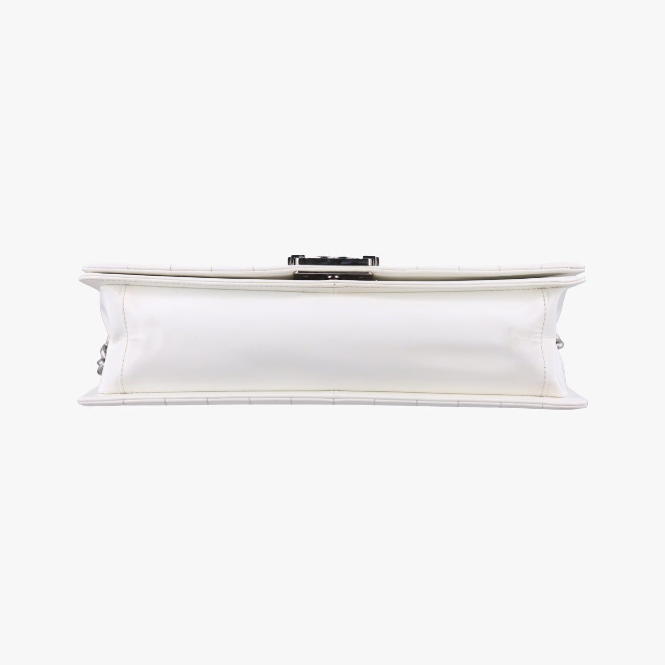 BOY CHANELWhiteLeatherA6702116569210ボーイシャネルホワイトレザーA6702116569210