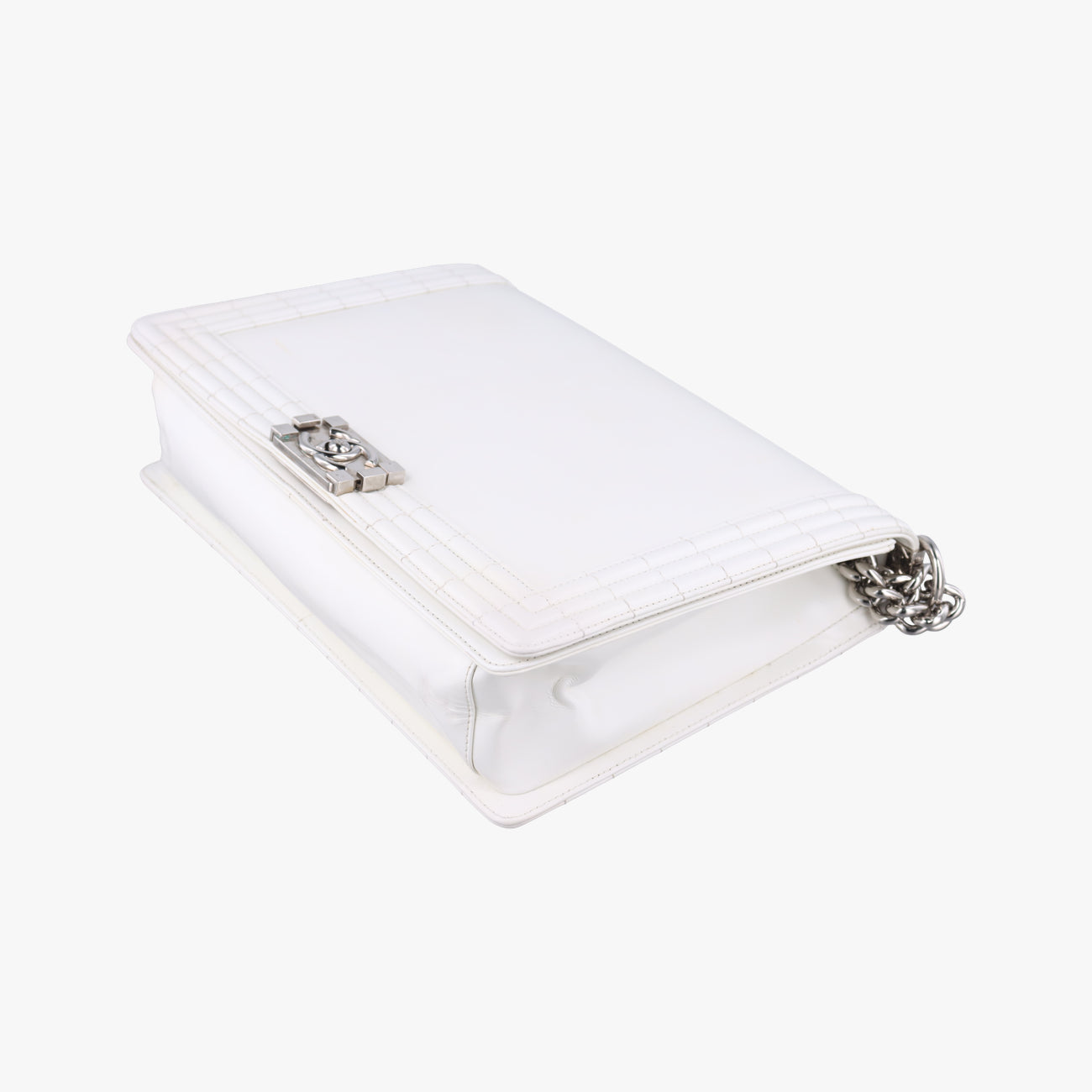 BOY CHANELWhiteLeatherA6702116569210ボーイシャネルホワイトレザーA6702116569210