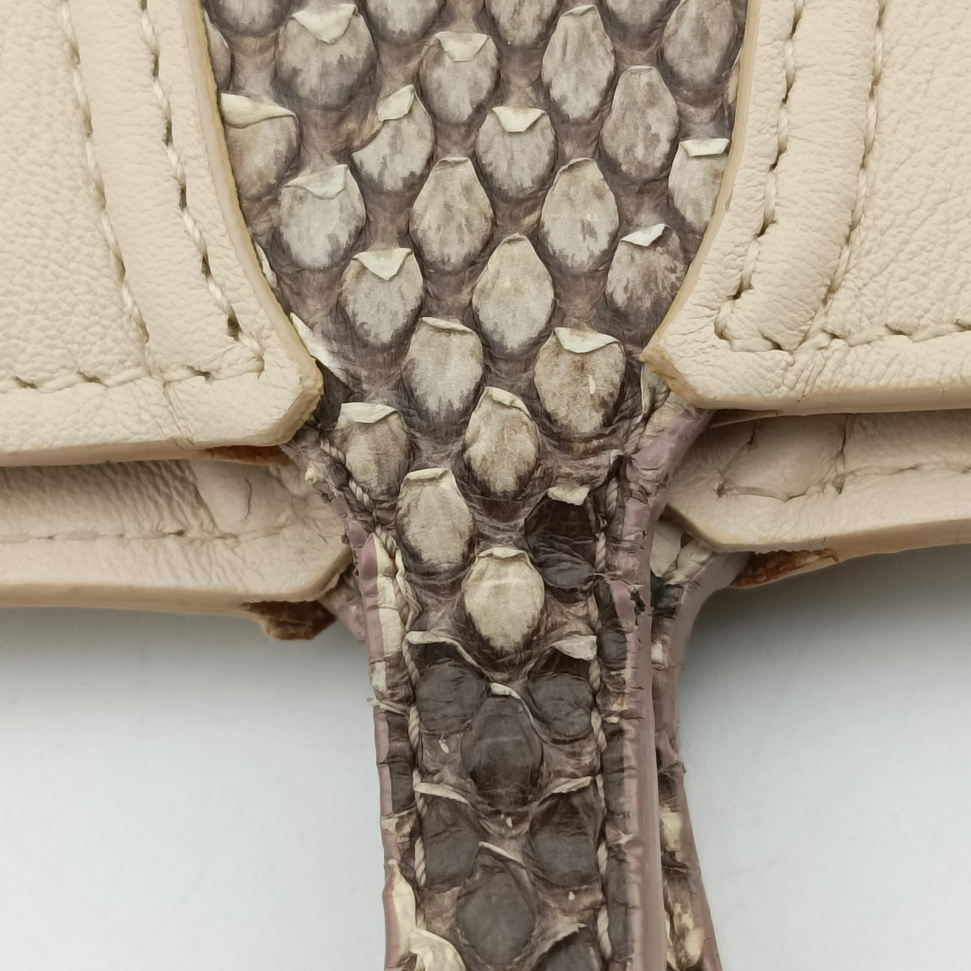 Large Dior Addict Shopping Tote White Leather 19-MA-0114ラージ ディオール アディクト ショッピング トート ホワイト レザー 19-MA-0114