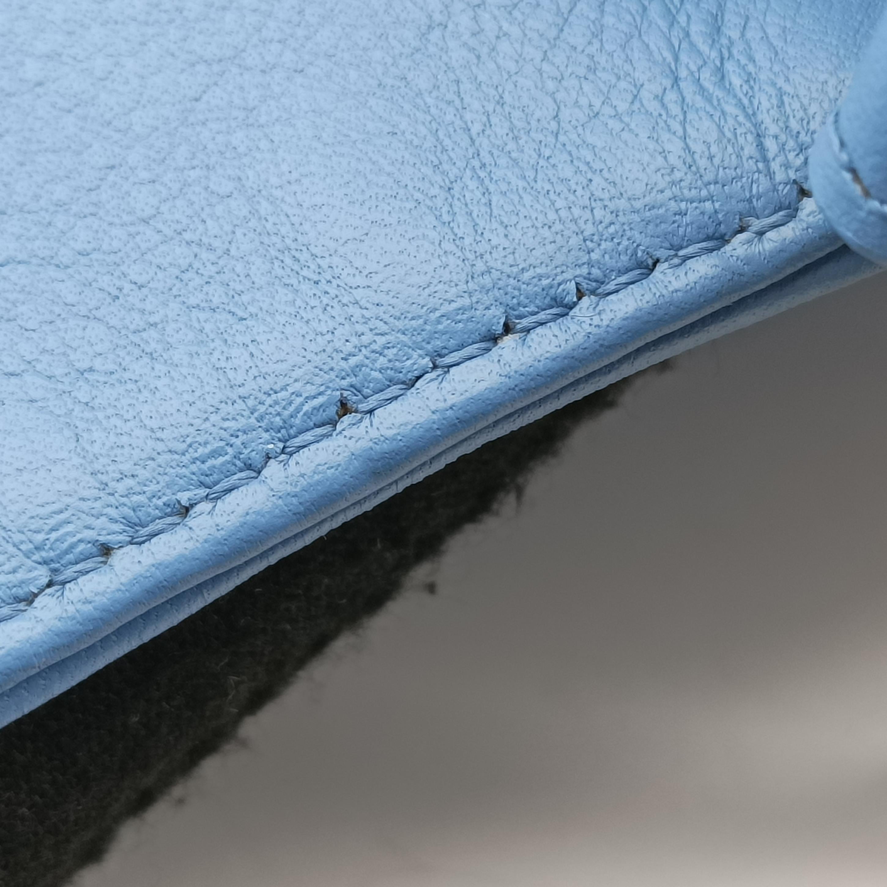 Fendista Pochette Blue Leather 8M0276 8M0276-D16 148-0053フェンディスタ ポシェット ブルー レザー 8M0276 8M0276-D16 148-0053