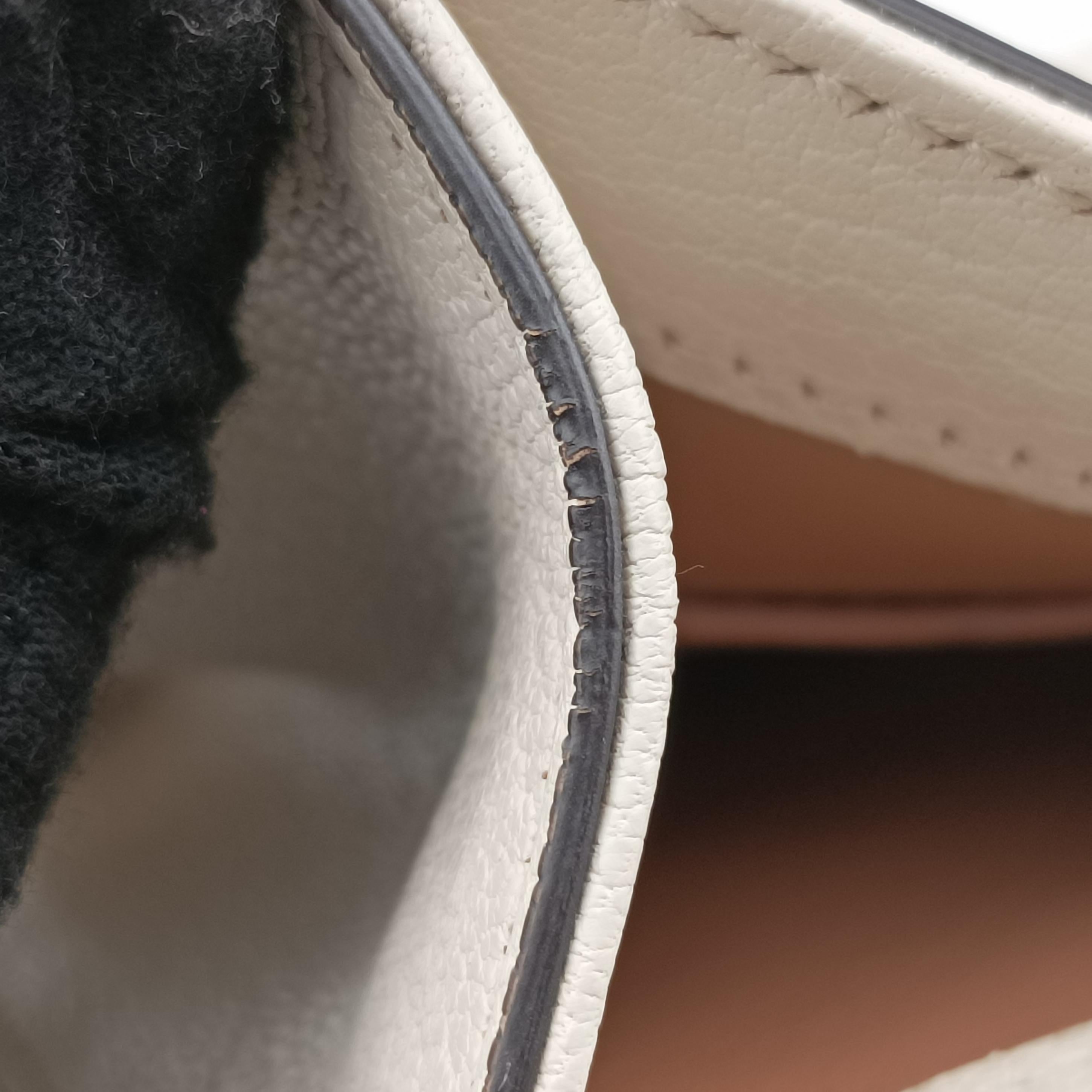 Broche White×red Leather 466433 D021990127ブロシュ ホワイト×レッド レザー 466433 D021990127