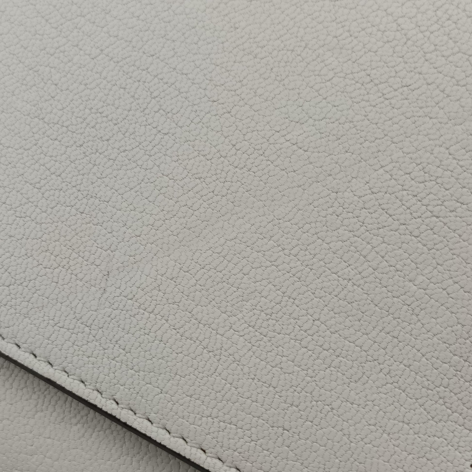 Broche White×red Leather 466433 D021990127ブロシュ ホワイト×レッド レザー 466433 D021990127