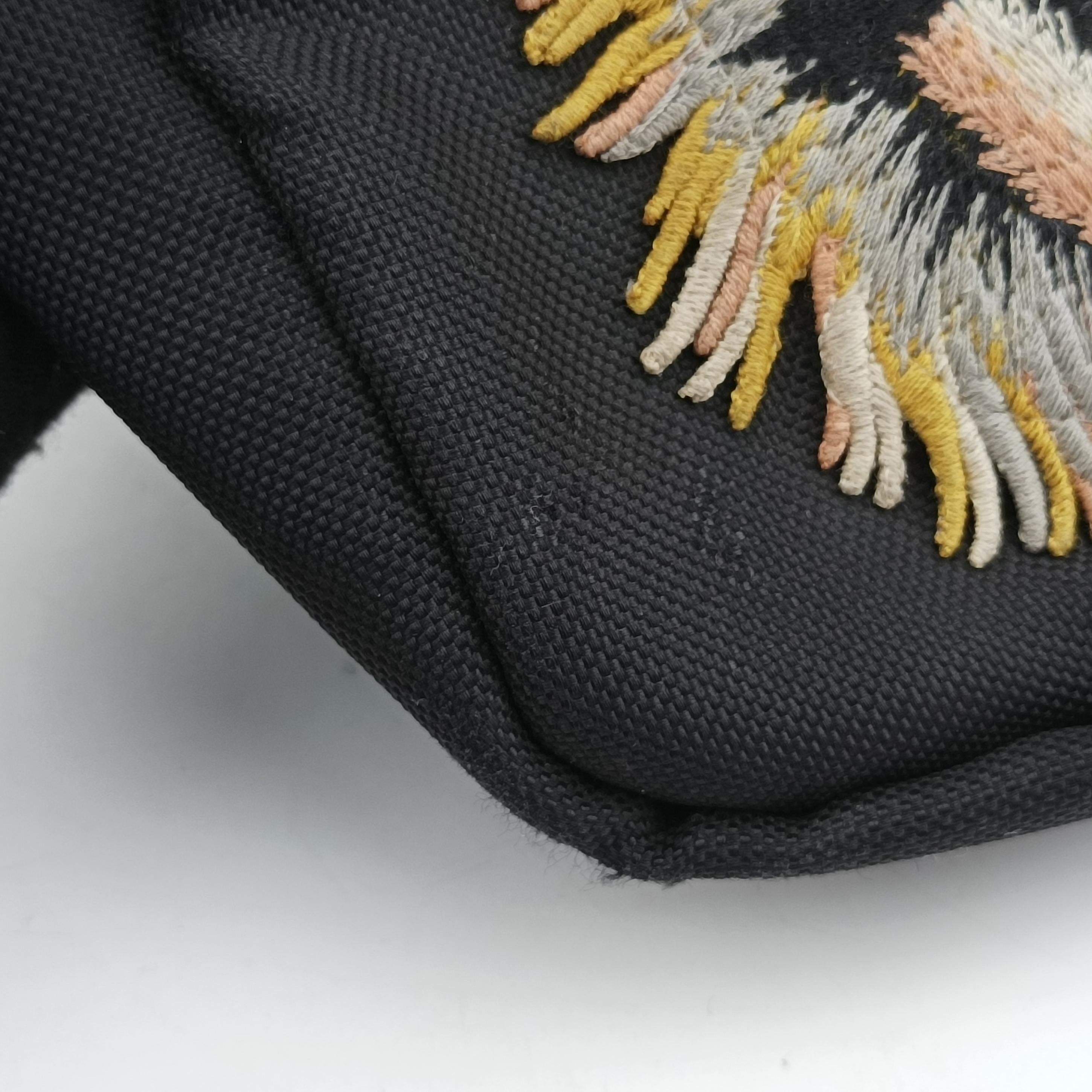 Tiger Embroidered Web Messenger Black fabric 523323 B027692276タイガーヘッド エンブロイダリー アニマル ブラック ファブリック 523323 B027692276