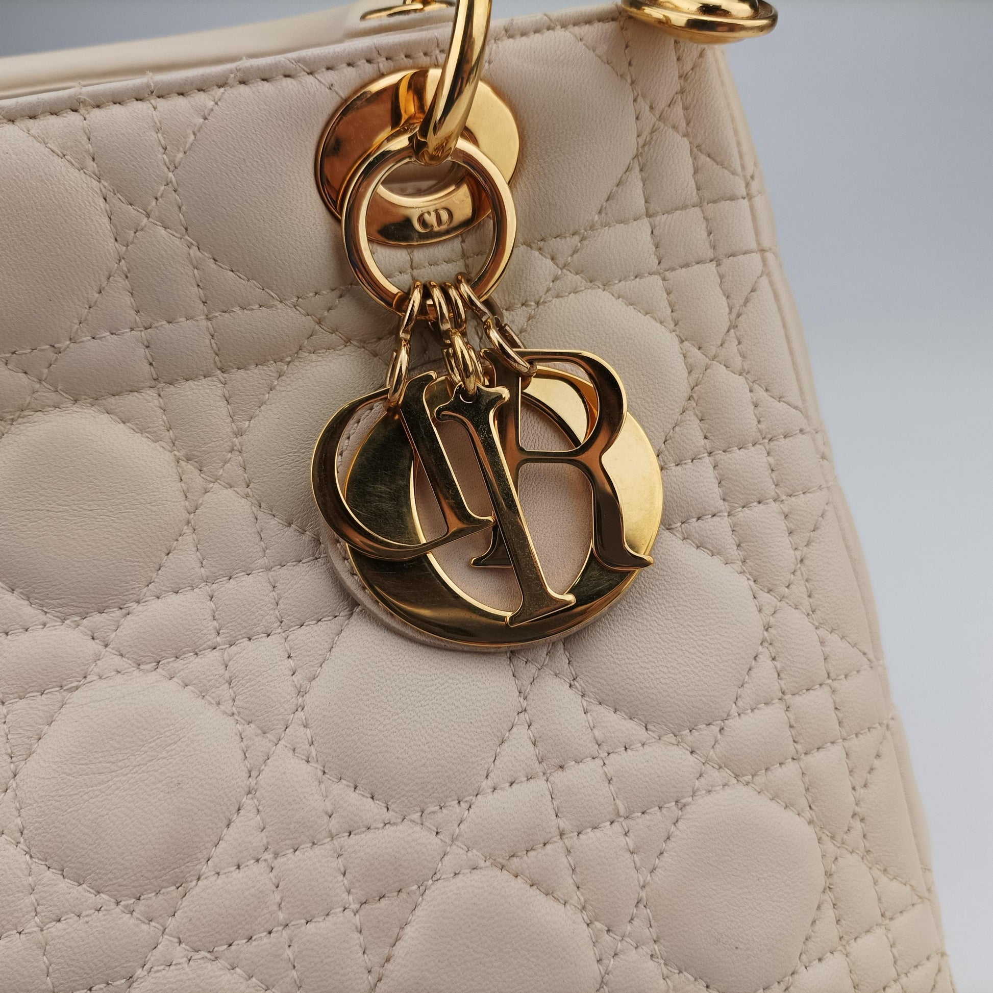 Lady Dior Beige Patent 05-MA-0057レディディオール ベージュ パテント 05-MA-0057