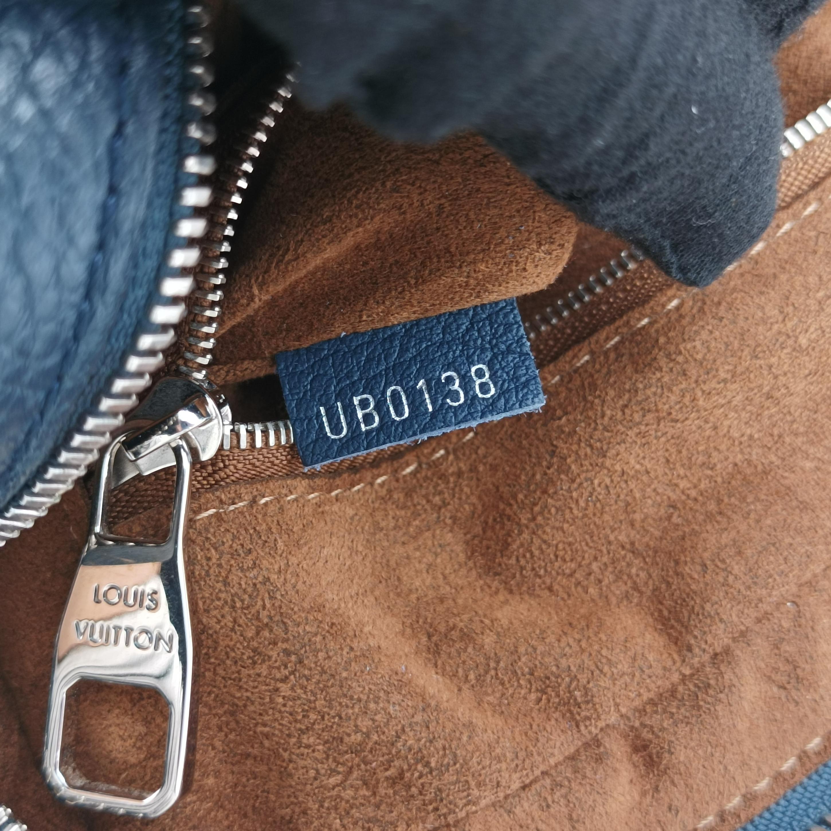 ARMAND Briefcase PM Navy Taurillon leather M53490 UB0138アルマンド ブリーフケース PM ネイビー トリヨンレザー M53490 UB0138