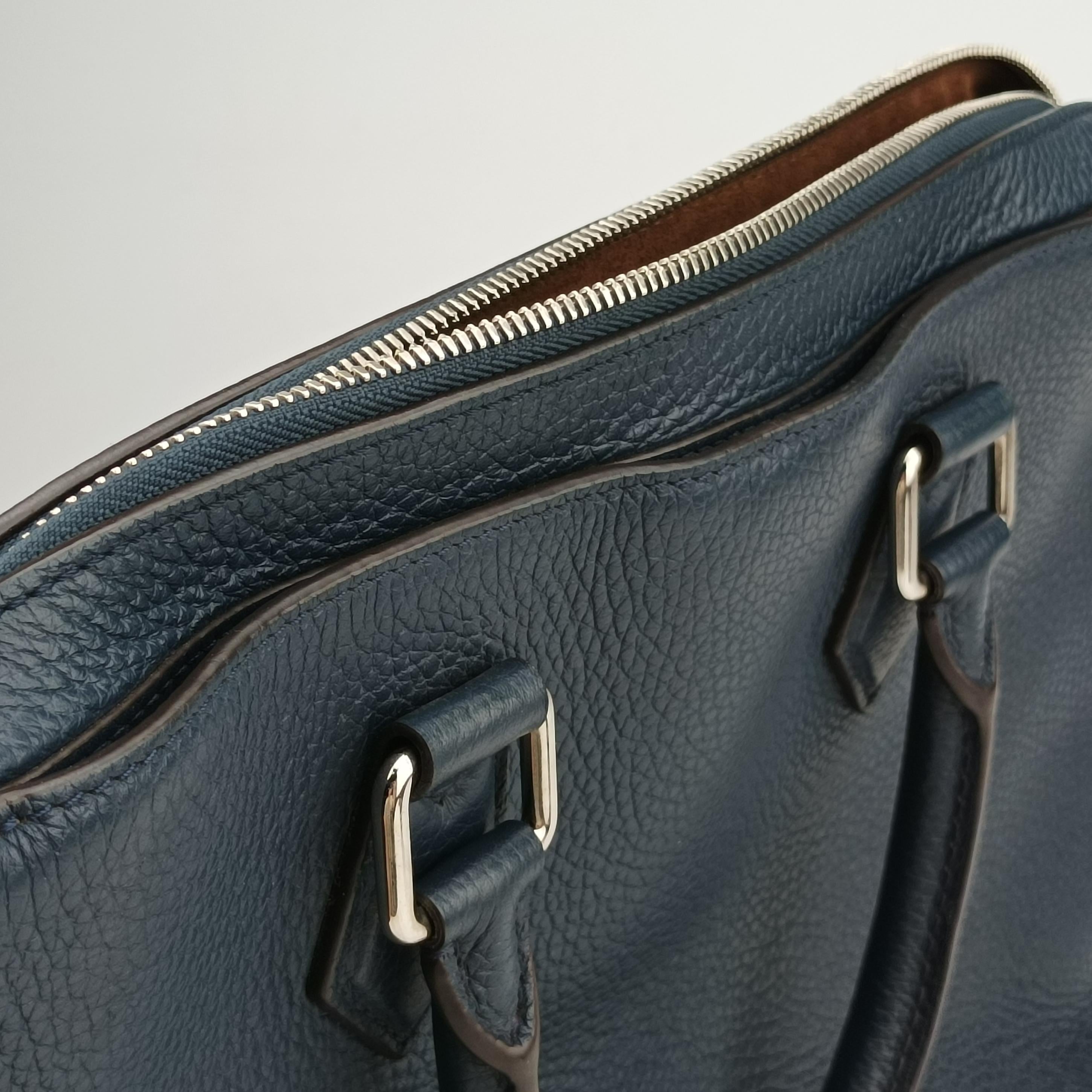 ARMAND Briefcase PM Navy Taurillon leather M53490 UB0138アルマンド ブリーフケース PM ネイビー トリヨンレザー M53490 UB0138