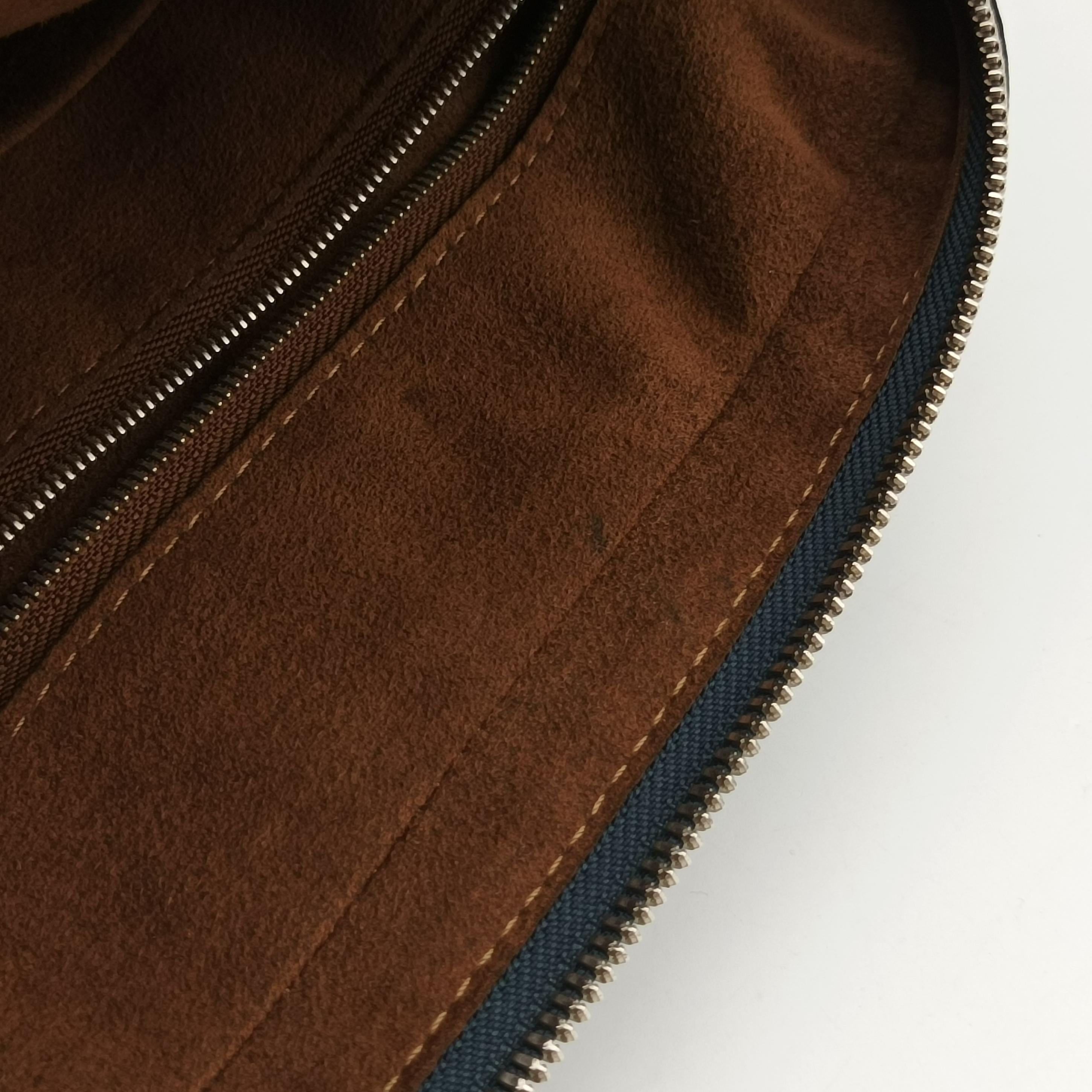 ARMAND Briefcase PM Navy Taurillon leather M53490 UB0138アルマンド ブリーフケース PM ネイビー トリヨンレザー M53490 UB0138