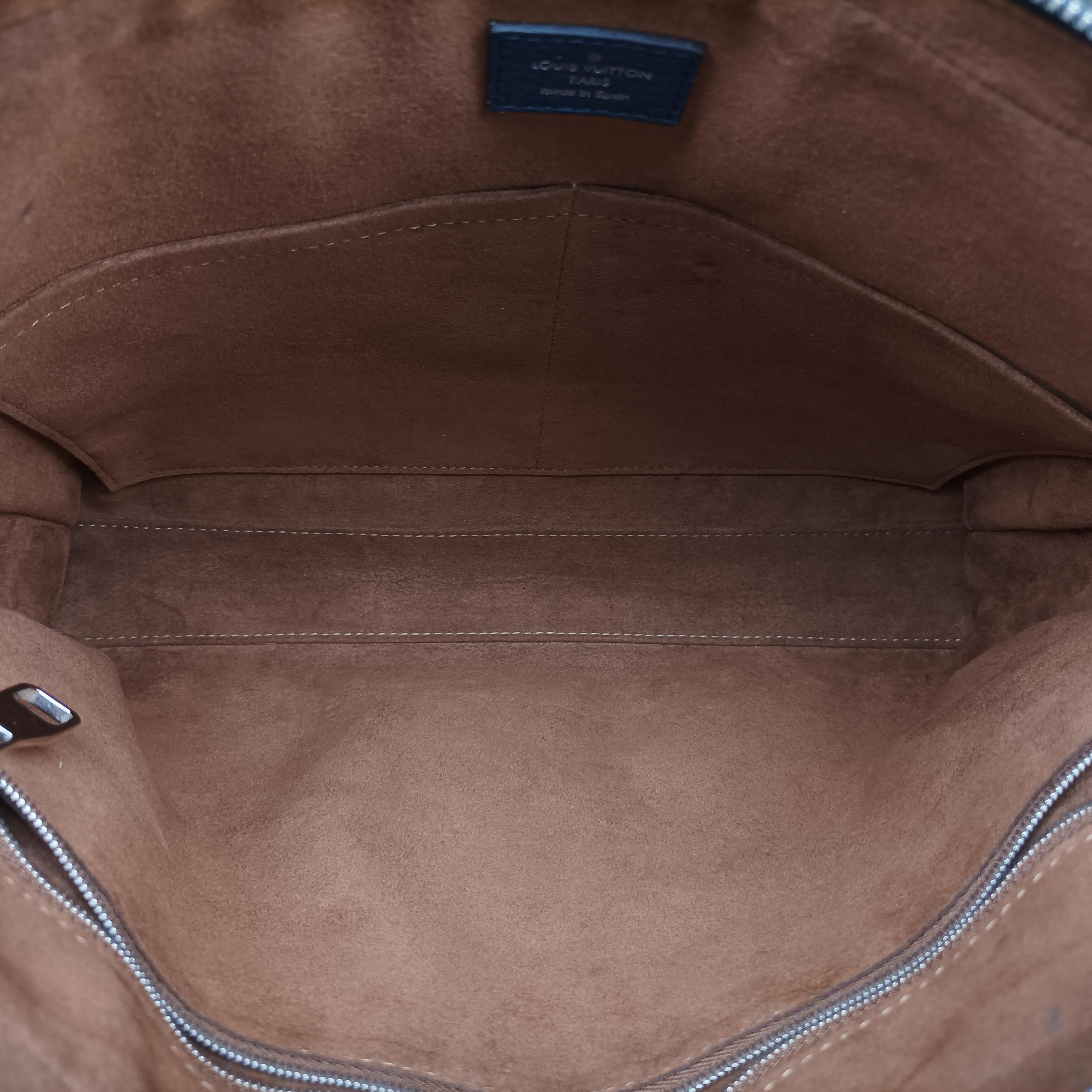 ARMAND Briefcase PM Navy Taurillon leather M53490 UB0138アルマンド ブリーフケース PM ネイビー トリヨンレザー M53490 UB0138