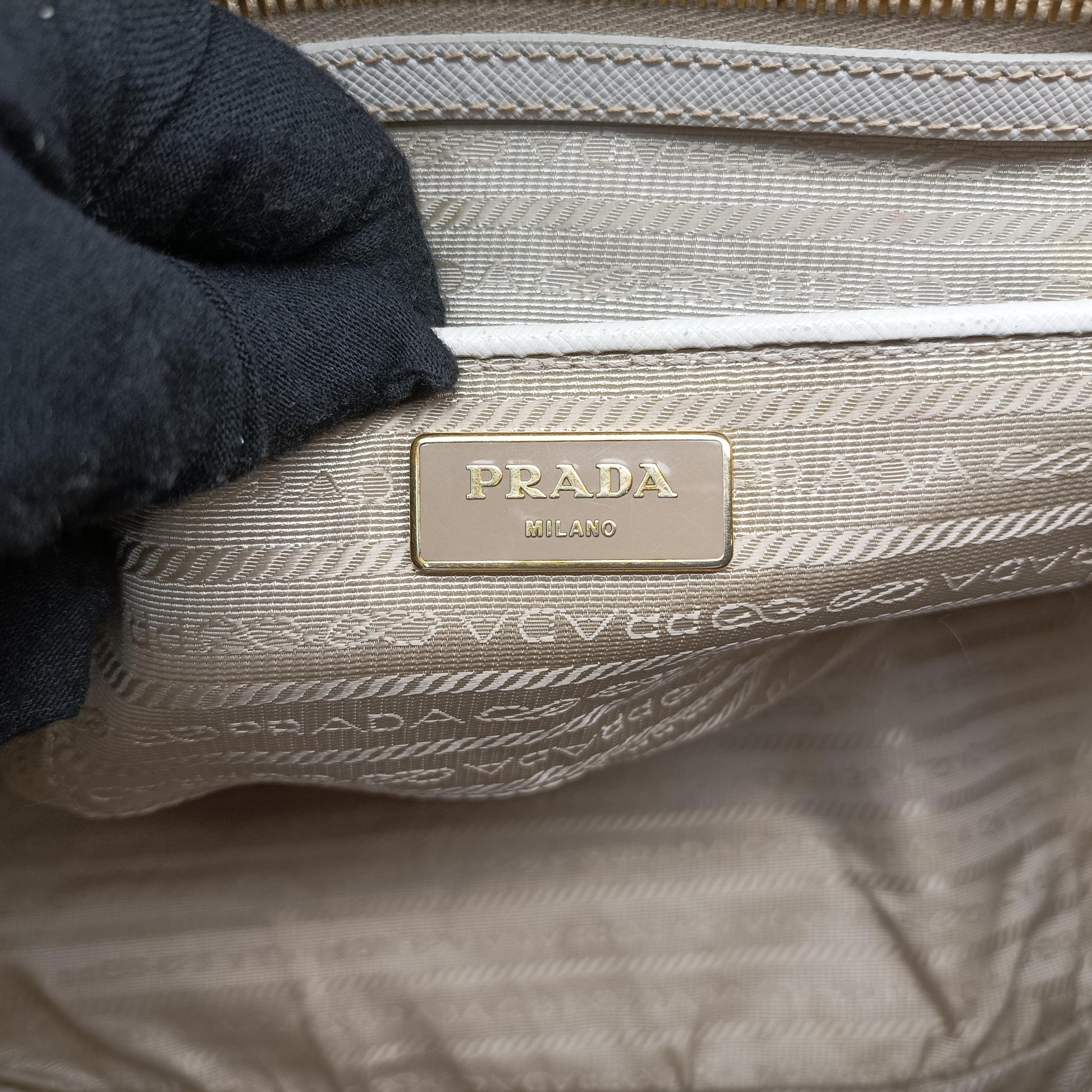 Galleria White SAFFIANO Leather BN1844 25ガレリア ホワイト サフィアーノレザー BN1844 25