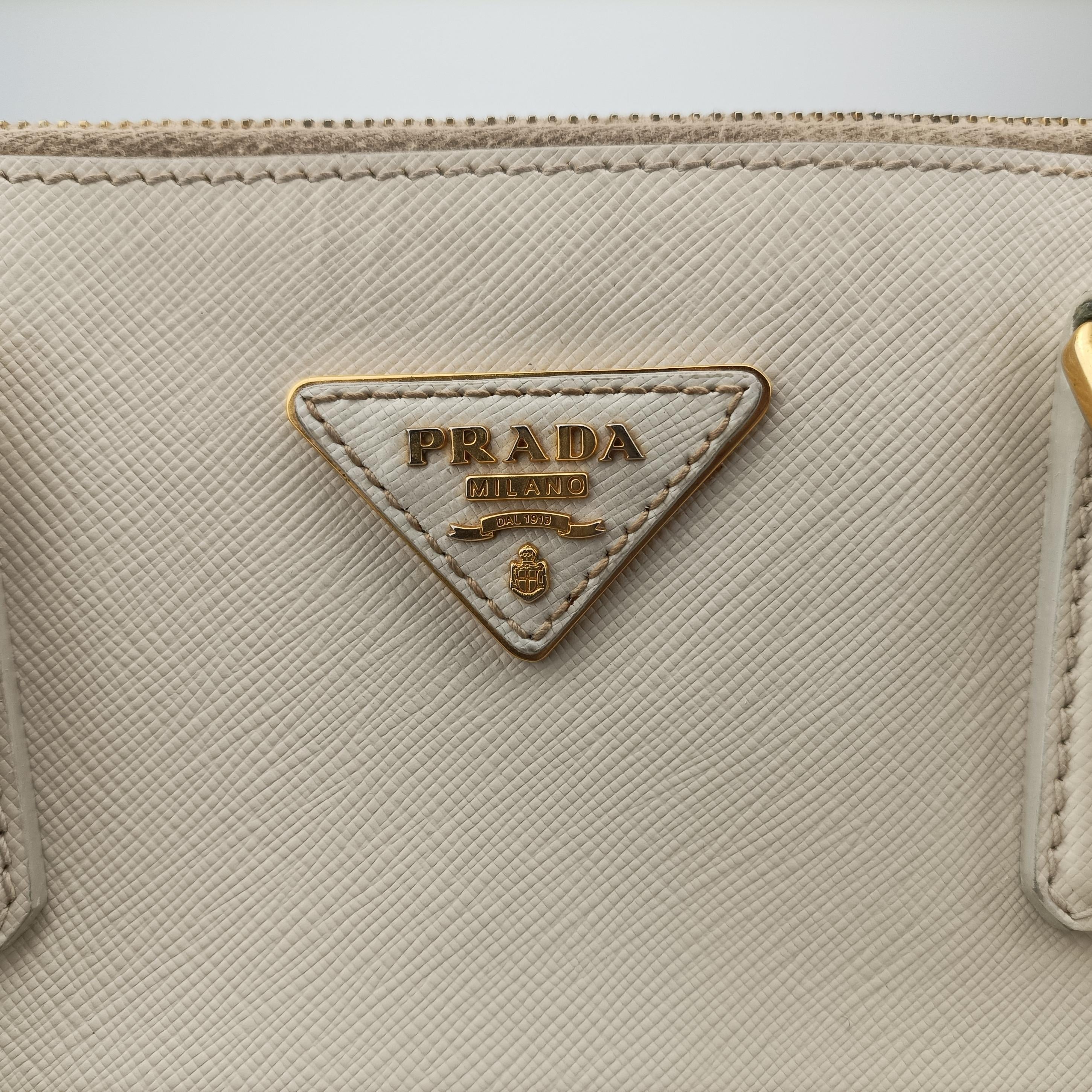 Galleria White SAFFIANO Leather BN1844 25ガレリア ホワイト サフィアーノレザー BN1844 25