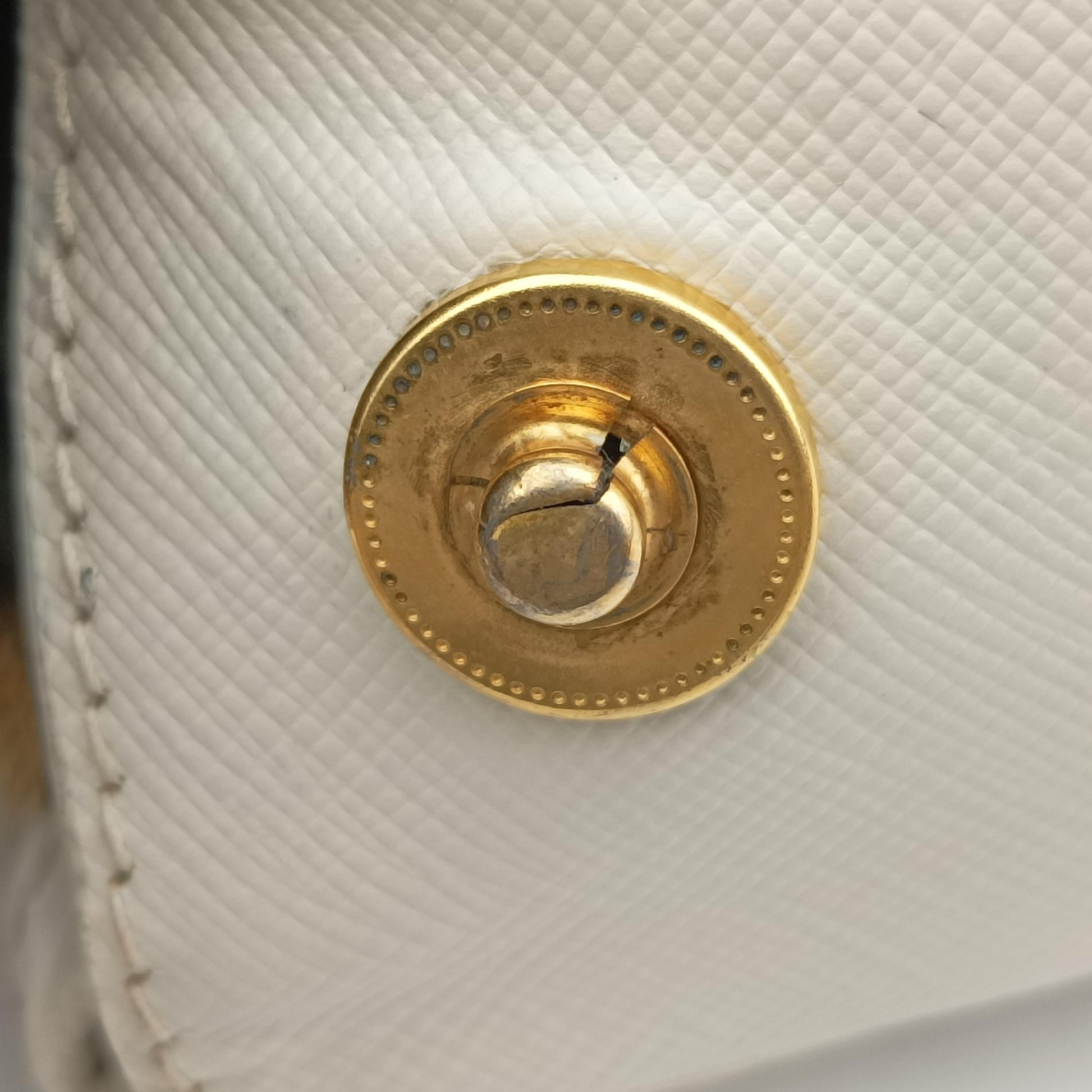 Galleria White SAFFIANO Leather BN1844 25ガレリア ホワイト サフィアーノレザー BN1844 25