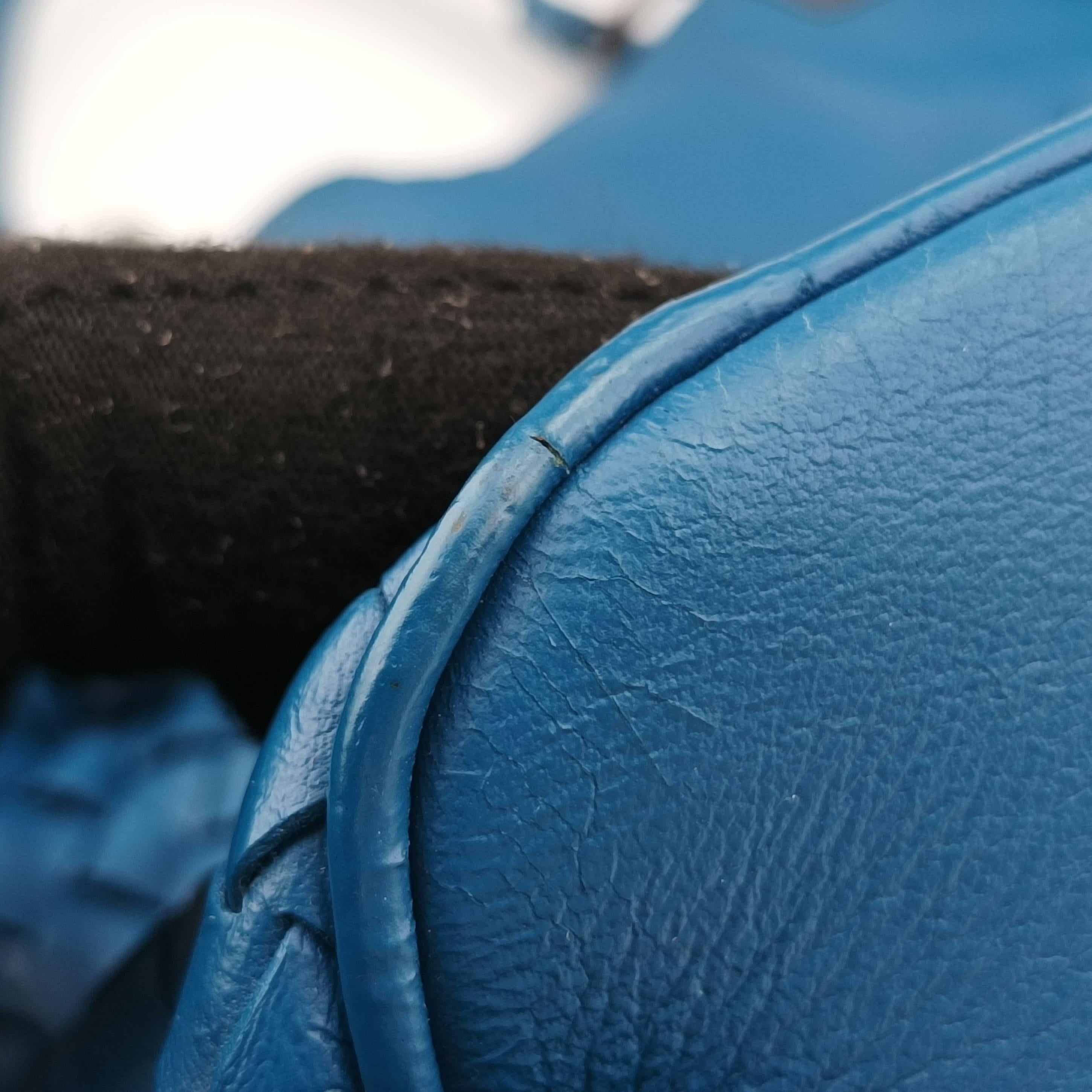 Intrecciato Blue lambskin B05508145Sイントレチャート ブルー ラムスキン B05508145S