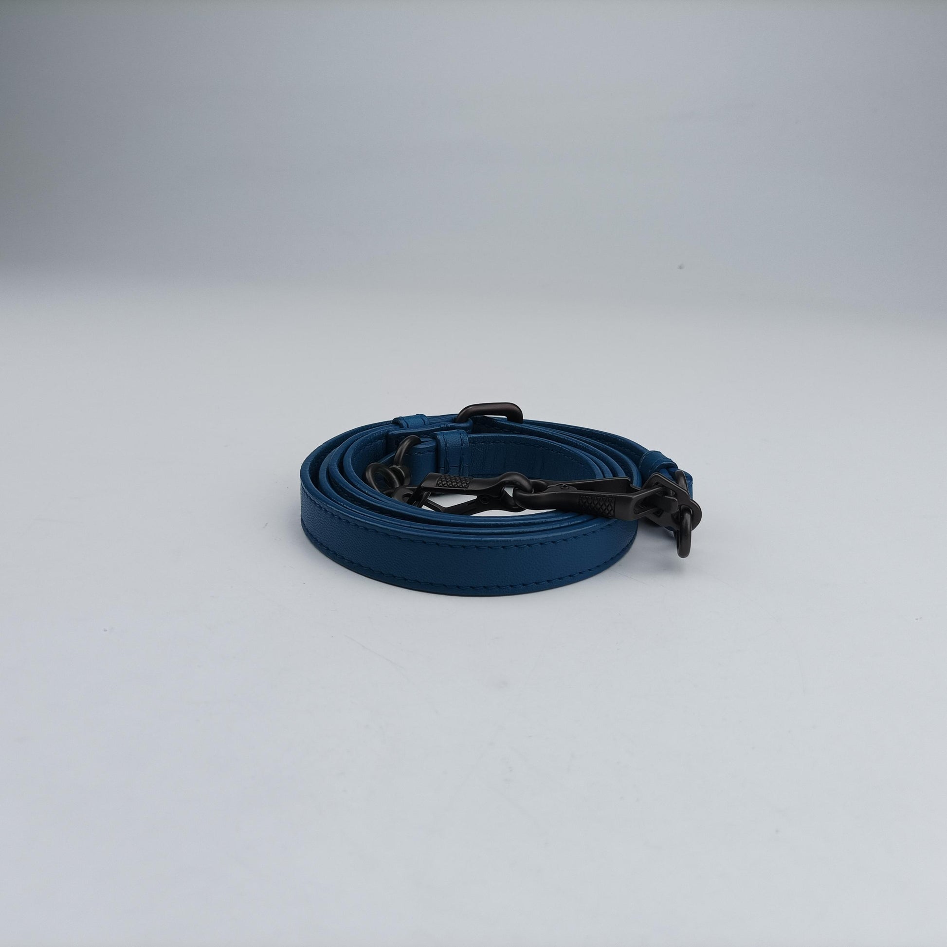 Intrecciato Blue lambskin B05508145Sイントレチャート ブルー ラムスキン B05508145S