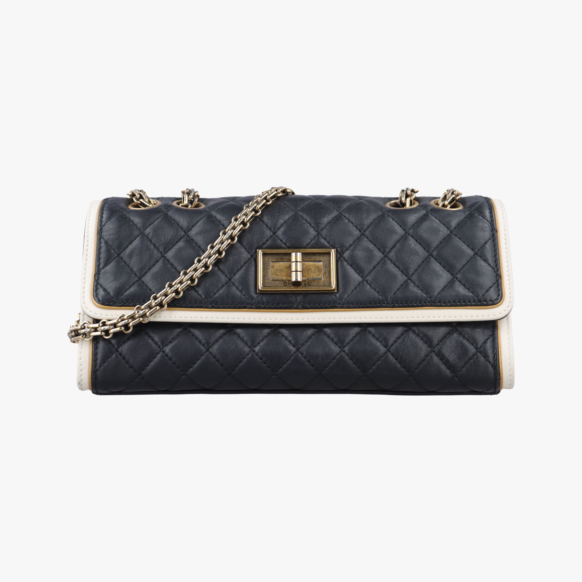 2.55 chain Black×white Leather A67500 177249052.55チェーン ブラック×ホワイト レザー A67500 17724905