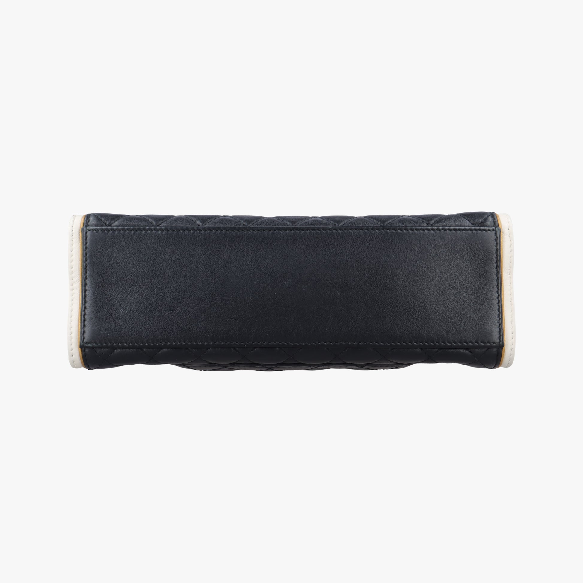 2.55 chain Black×white Leather A67500 177249052.55チェーン ブラック×ホワイト レザー A67500 17724905