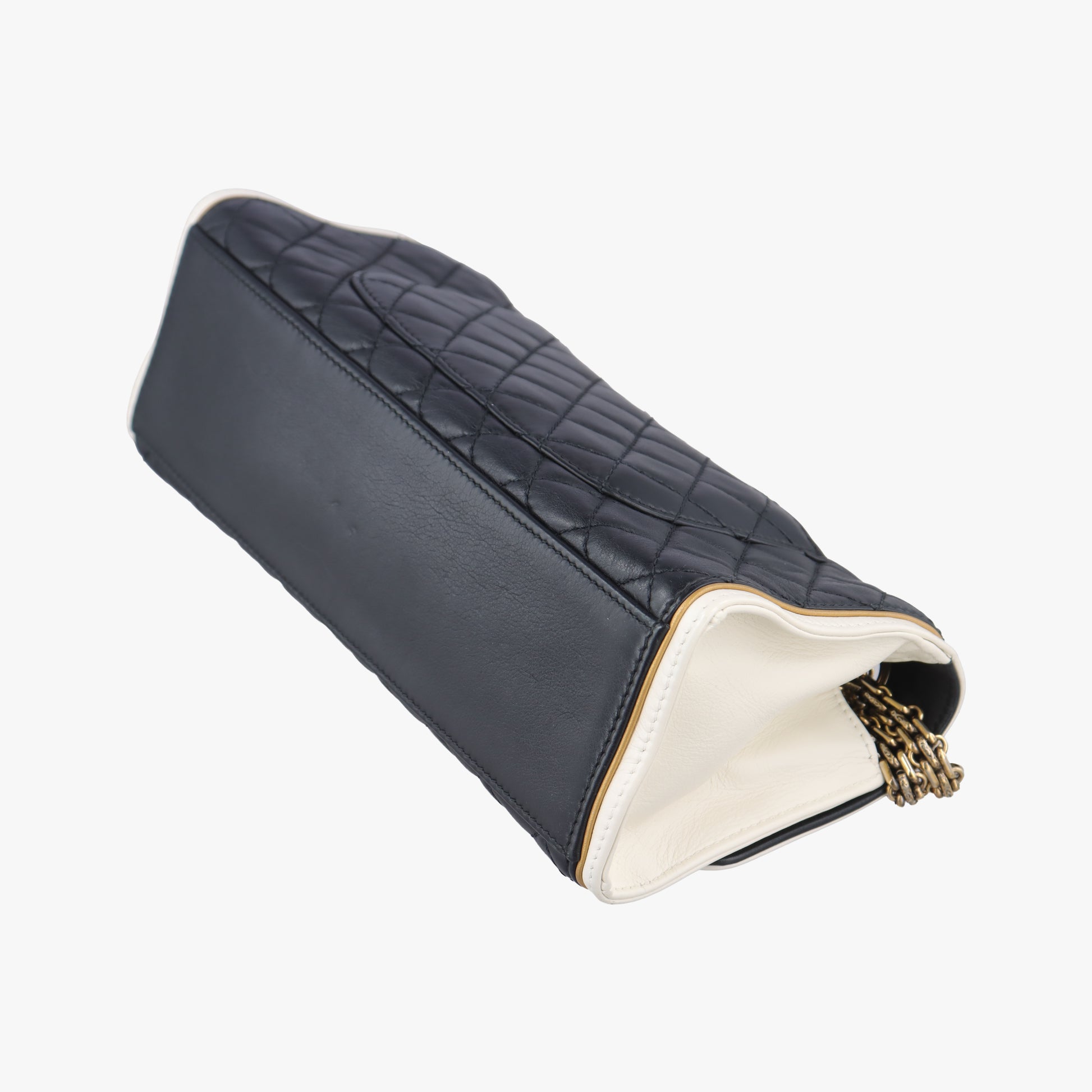 2.55 chain Black×white Leather A67500 177249052.55チェーン ブラック×ホワイト レザー A67500 17724905