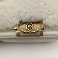 BOY CHANEL White Leather × Fur A67085 21959695ボーイシャネル ホワイト レザー × ファー Leather × Fur A67085 21959695